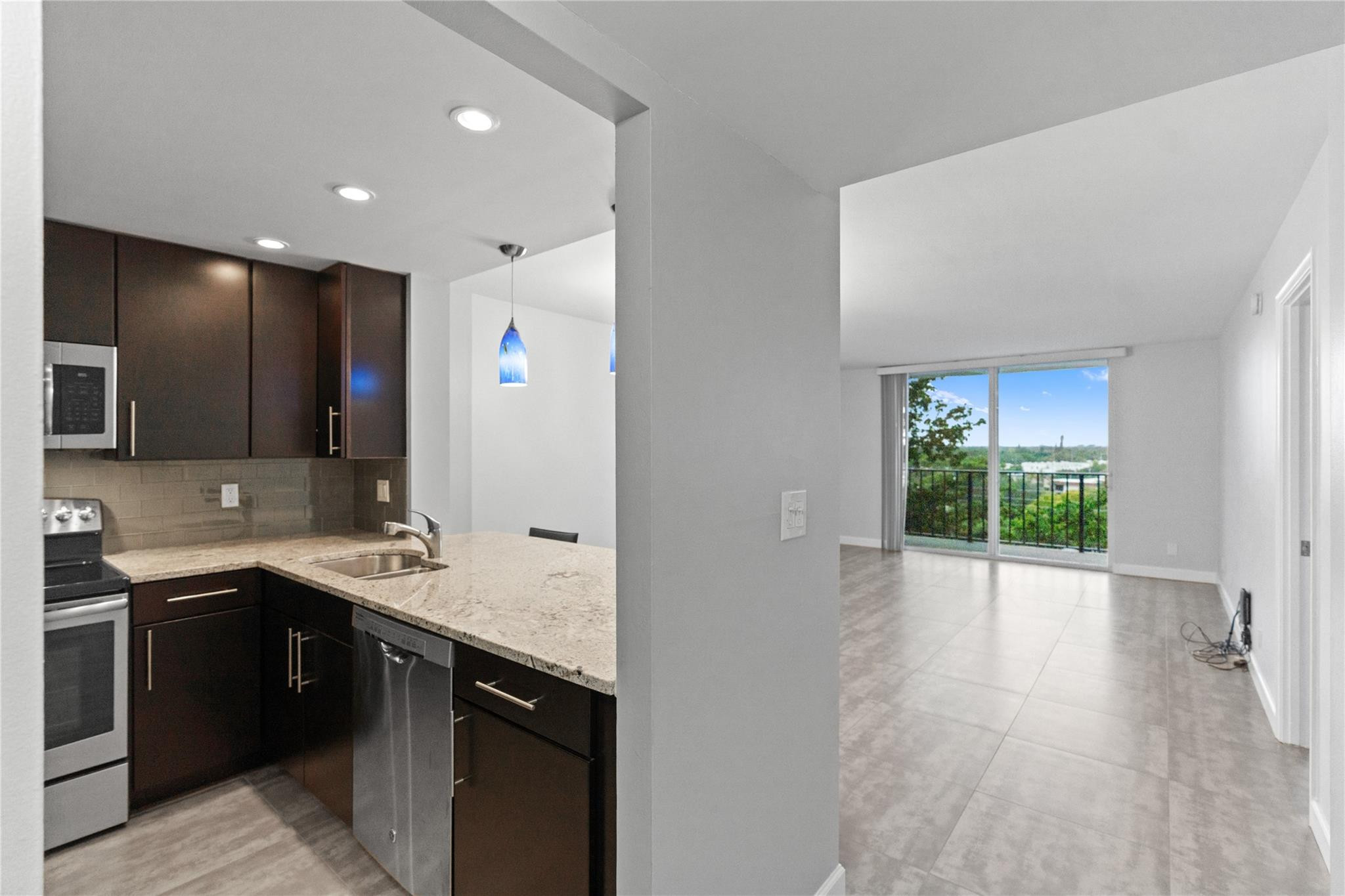 DRAKE TOWER CONDO - Residential