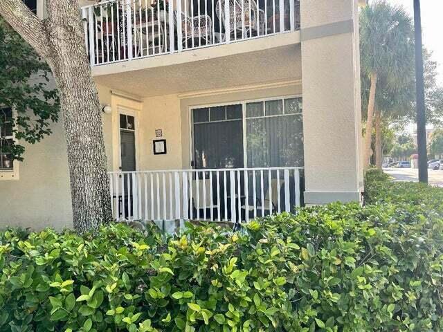 VILLAGE AT ABACOA CONDO - Residential Lease