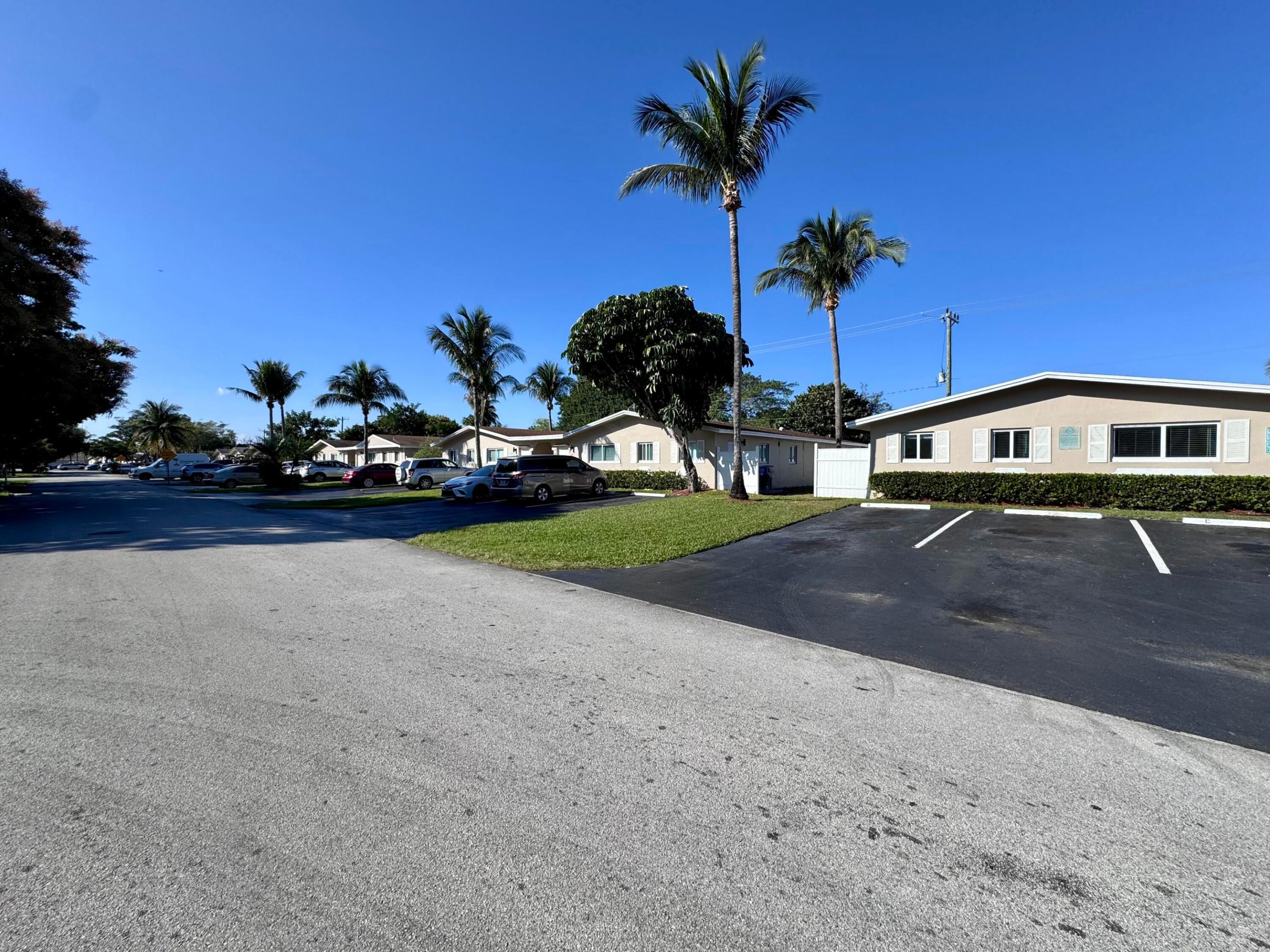 CRESTHAVEN NO 11 - Residential Lease