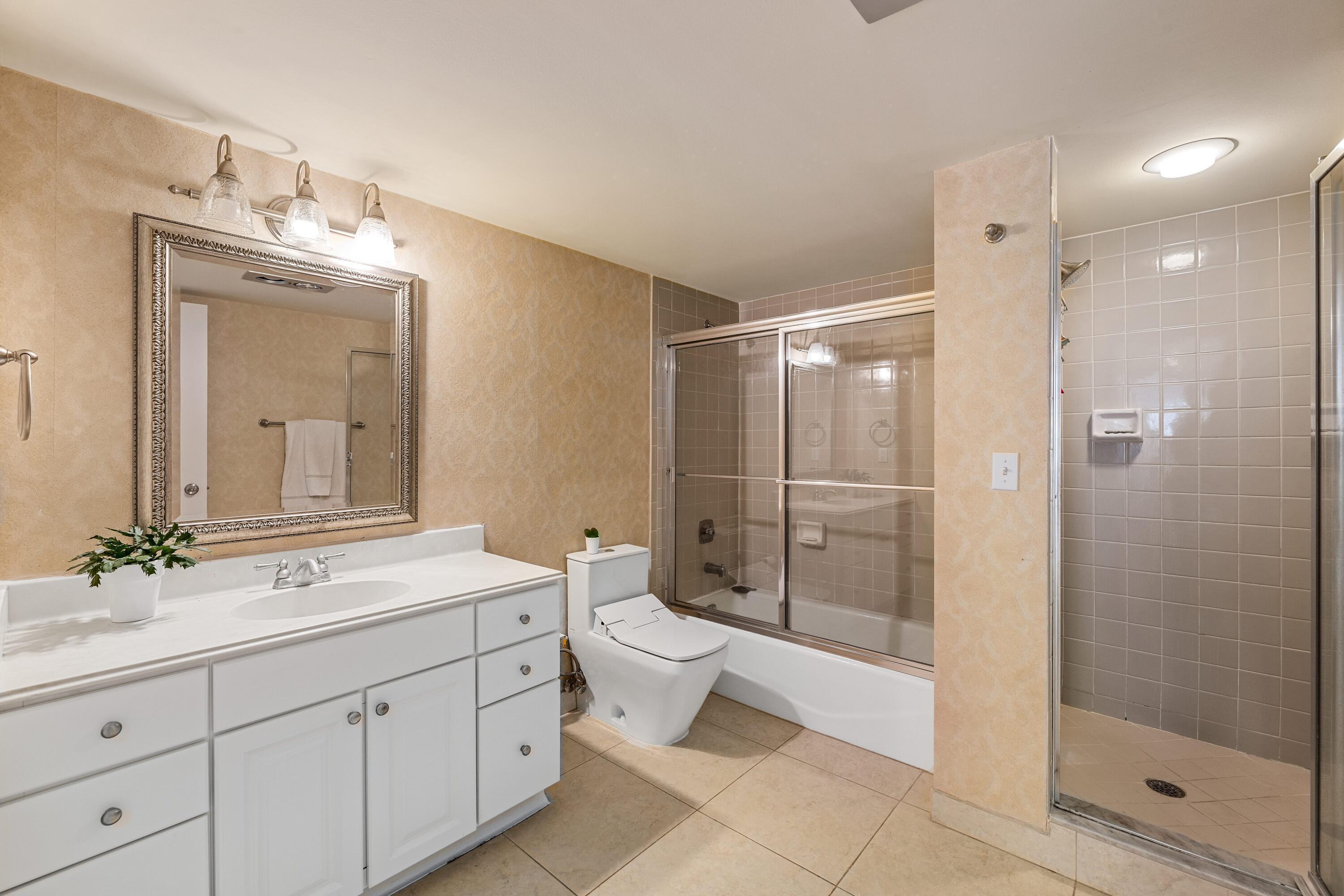 LA QUINTA CONDO - Residential Lease