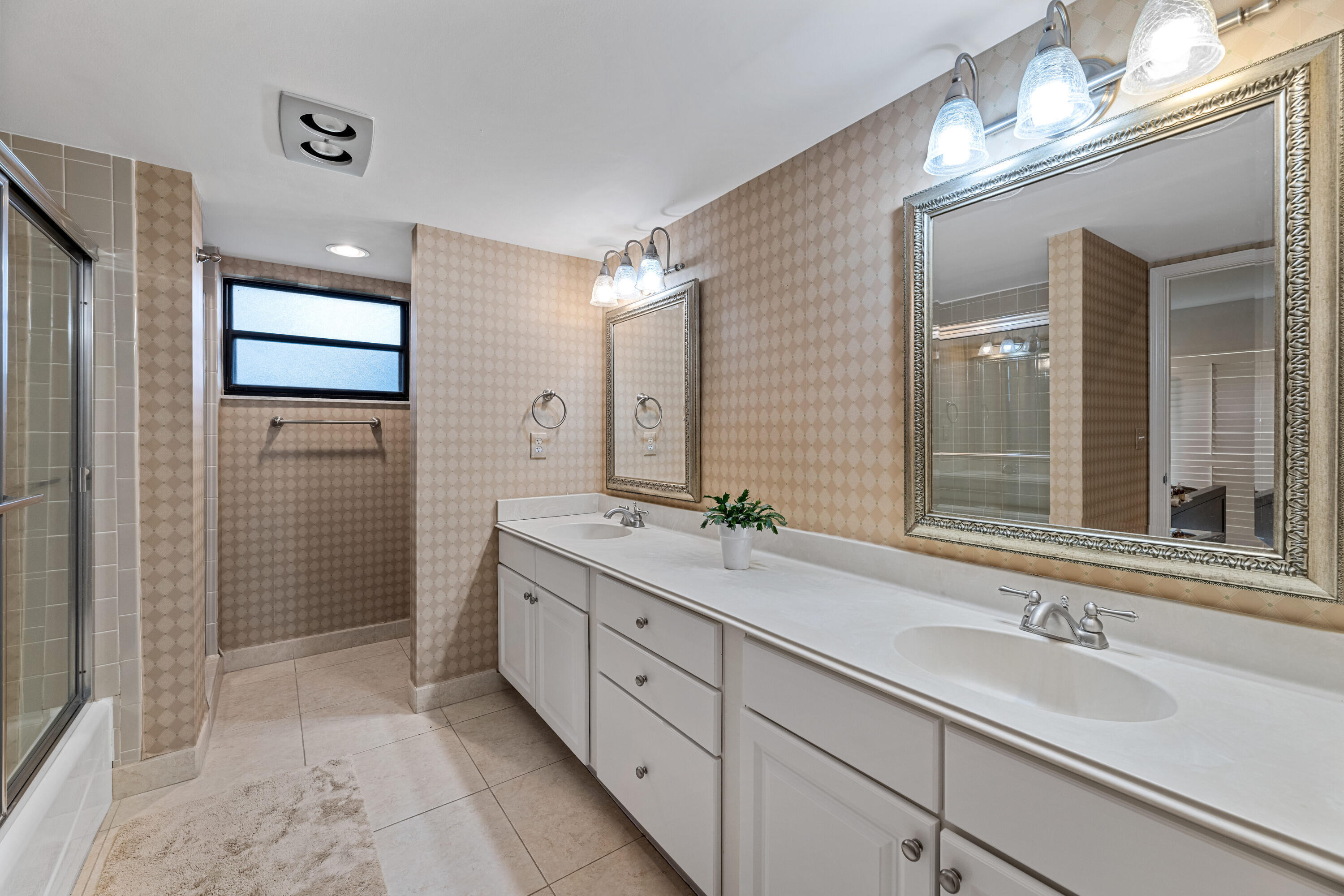 LA QUINTA CONDO - Residential Lease