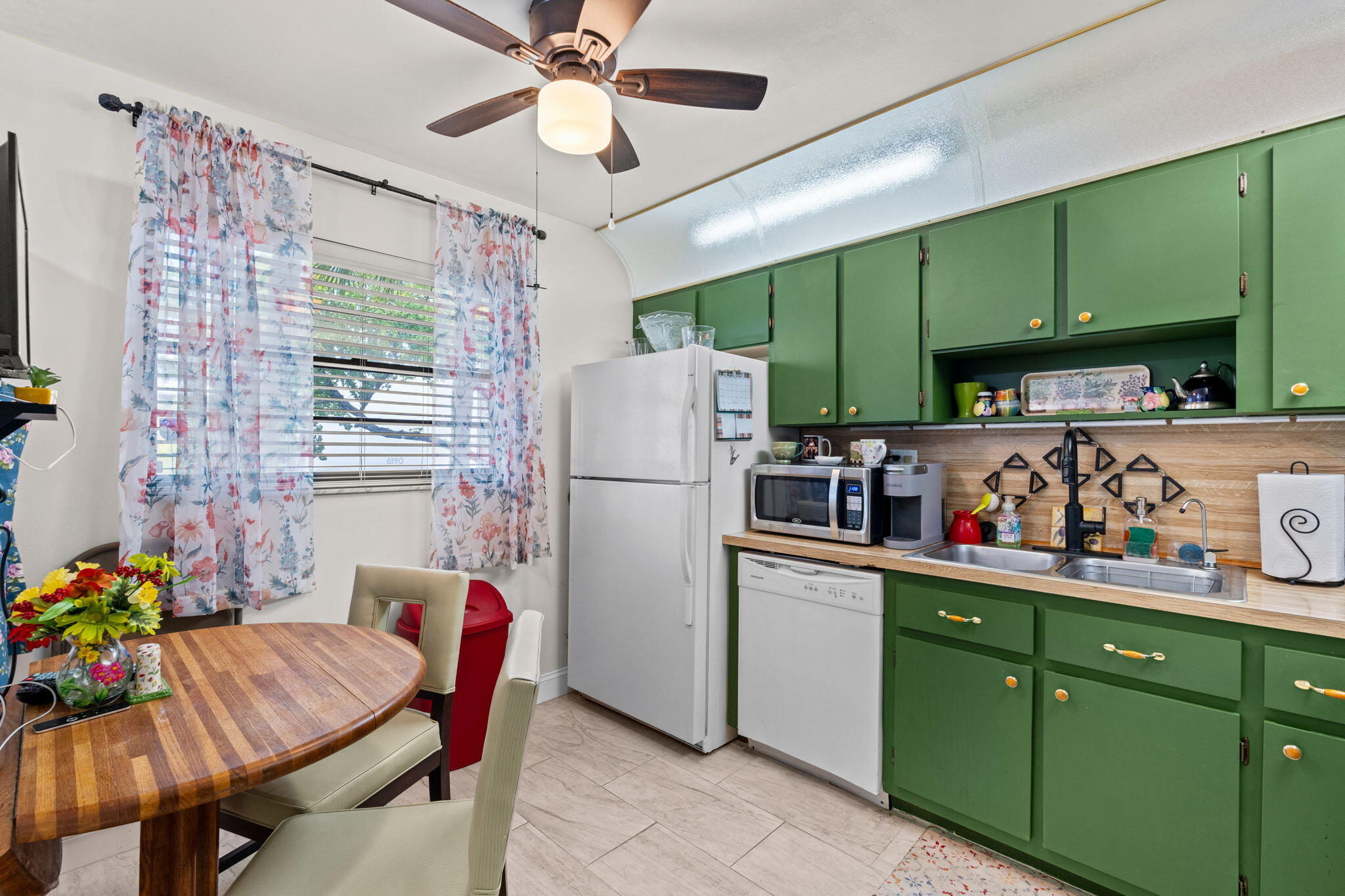 LAKES OF CARRIAGE HILLS - Residential