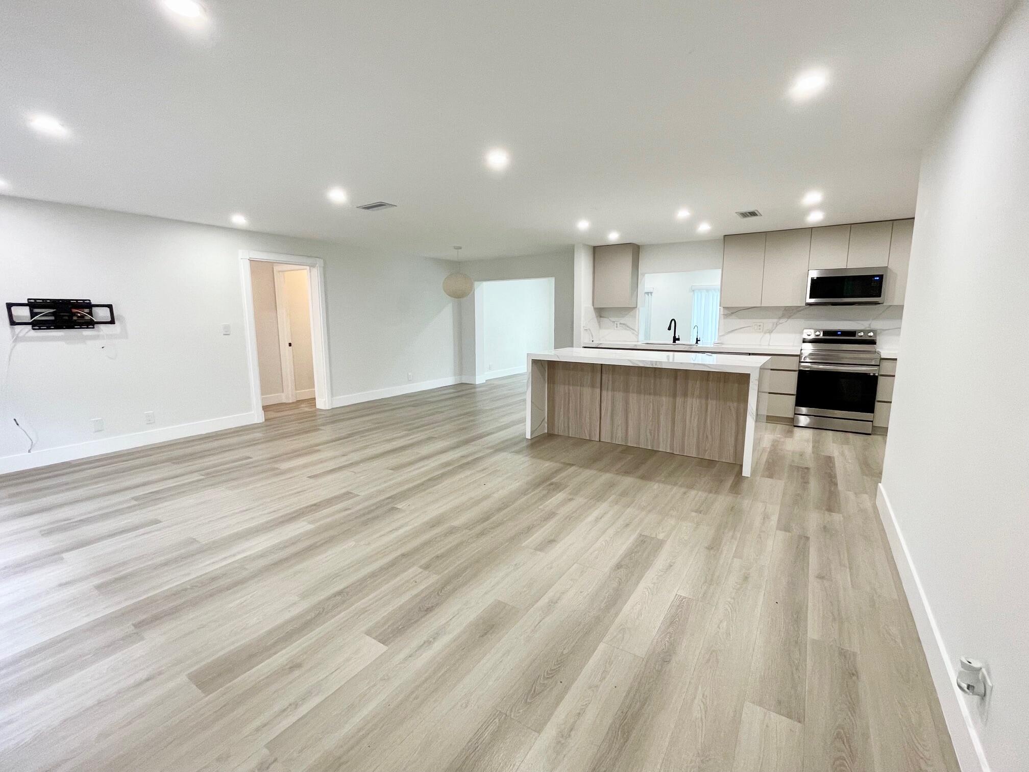 WESTWOOD COMMUNITY 6 - Residential Lease
