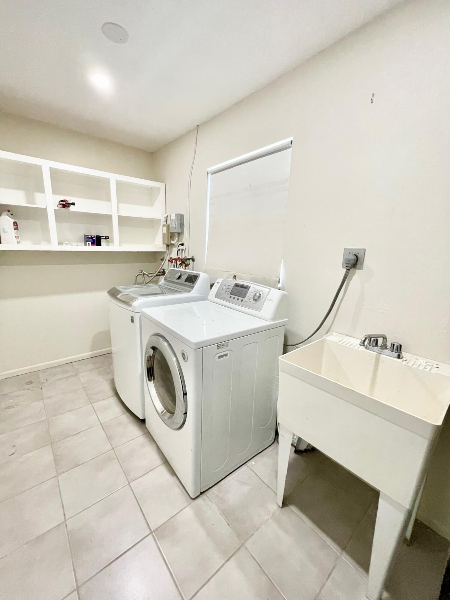 WESTWOOD COMMUNITY 6 - Residential Lease