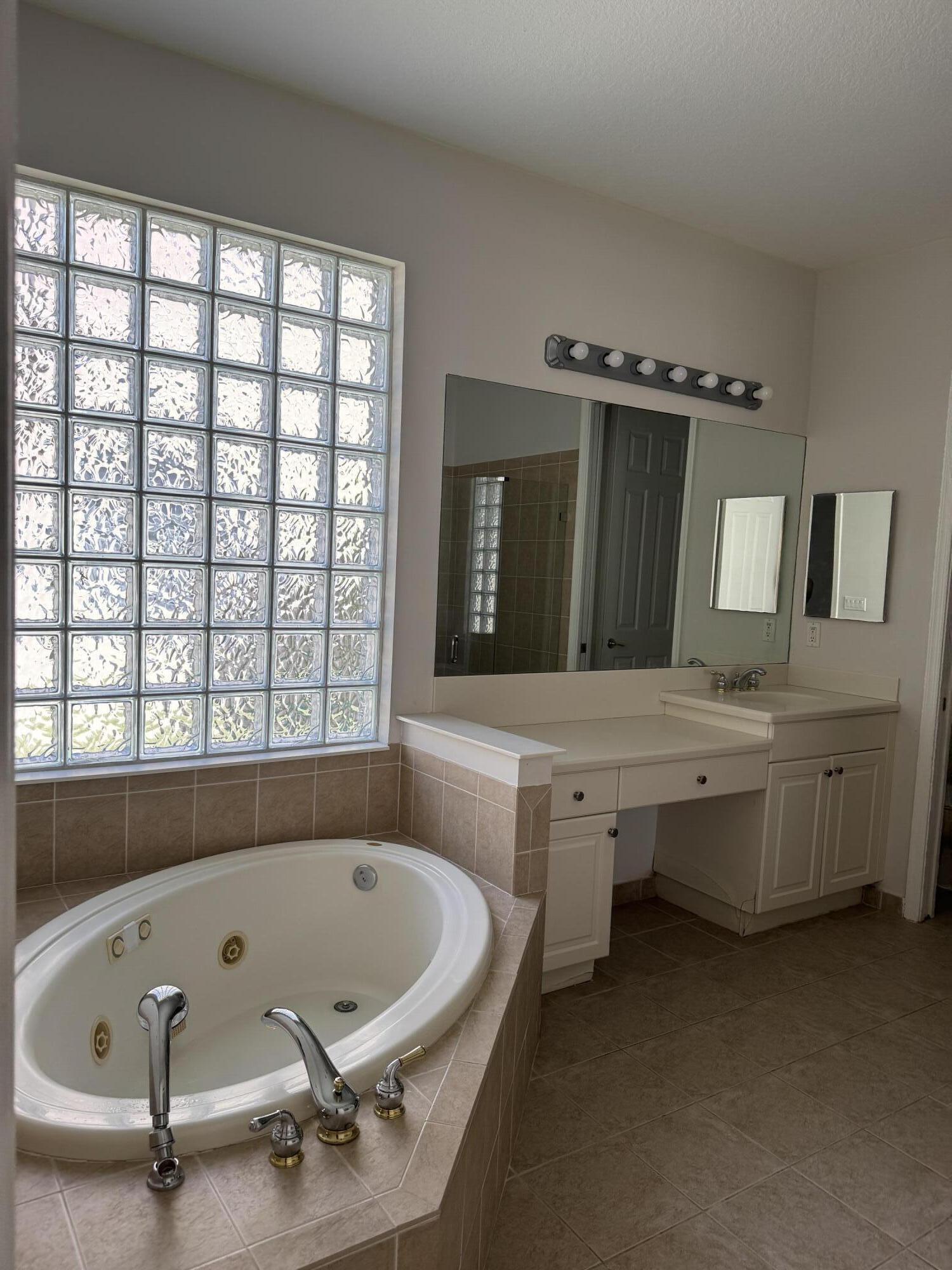 SECOND REPLAT OF PORTOFINO ISLES - Residential Lease