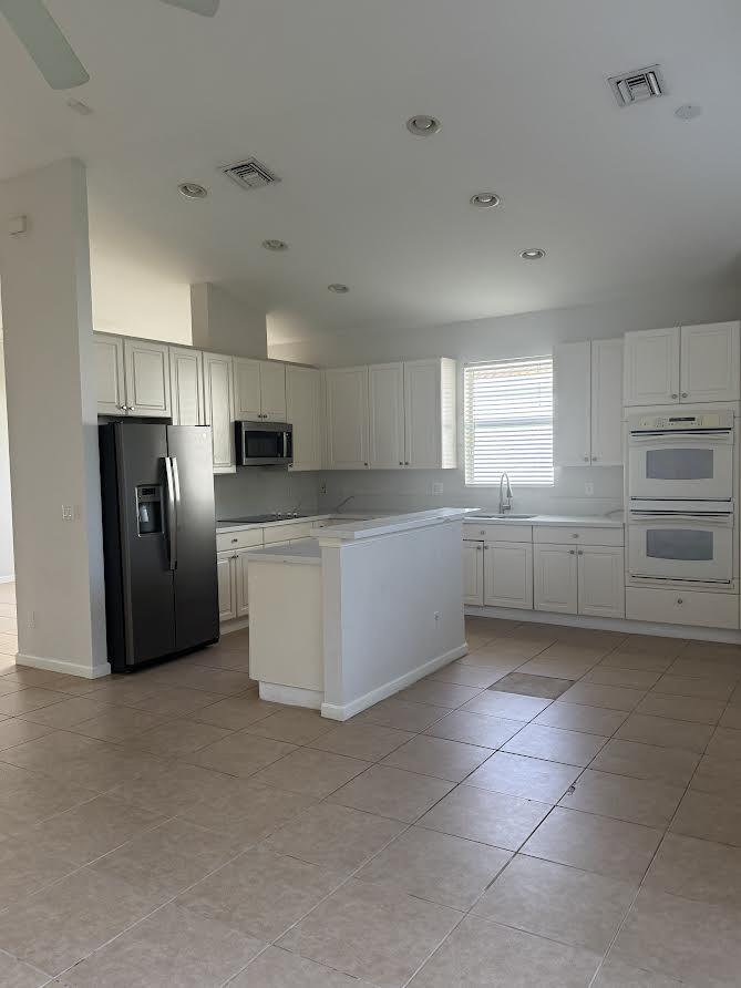 SECOND REPLAT OF PORTOFINO ISLES - Residential Lease