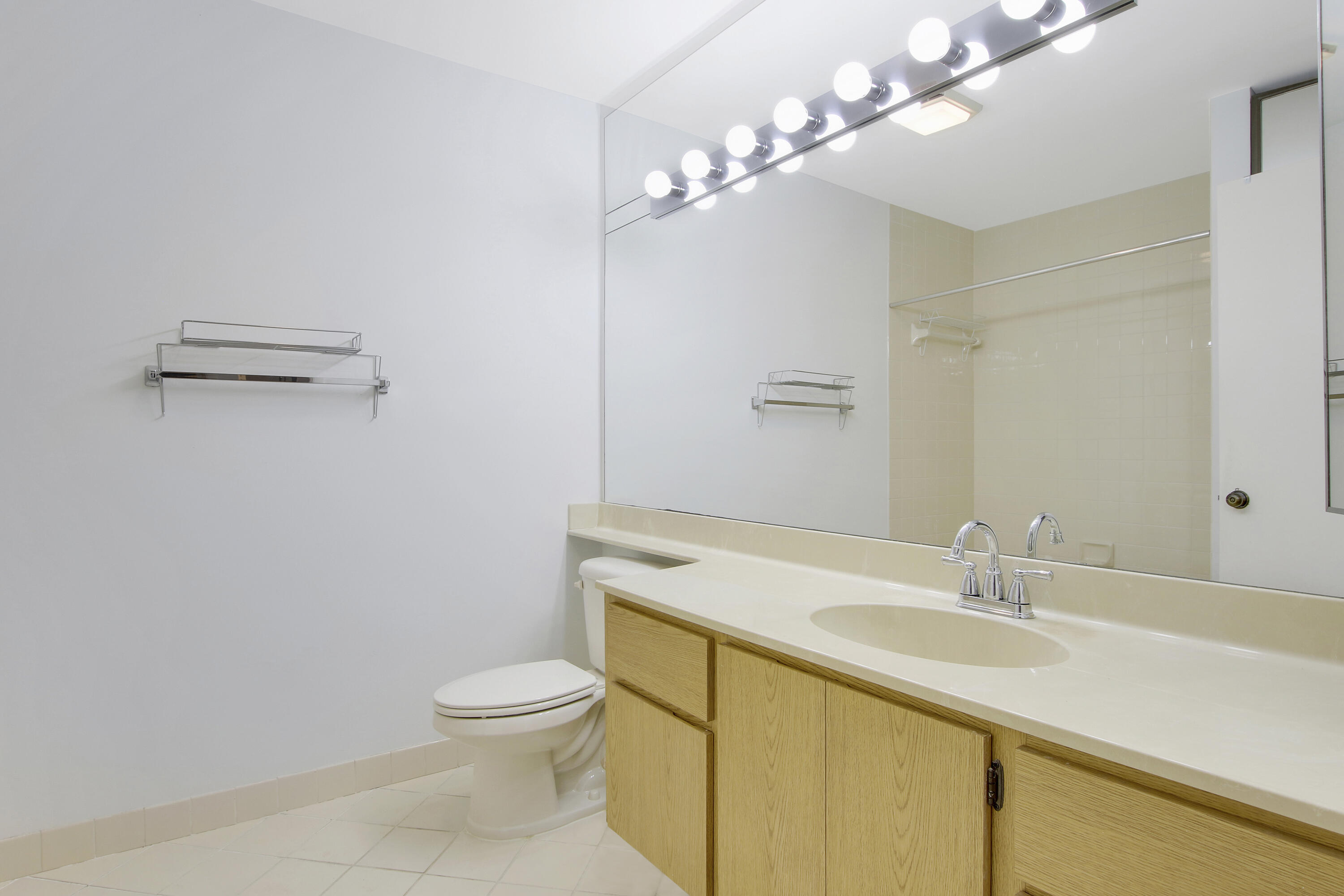 RIDGE AT THE BLUFFS - Residential Lease