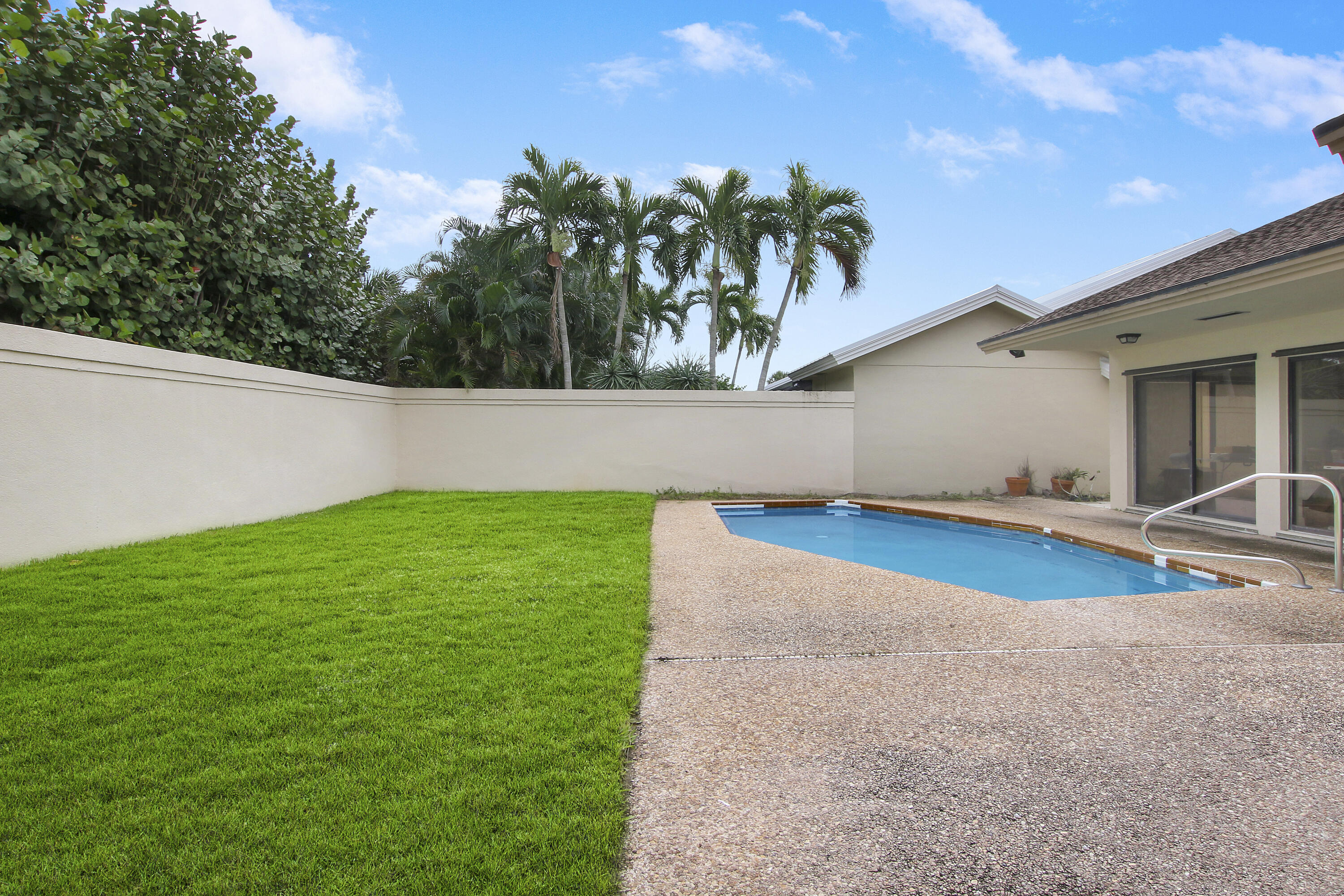 RIDGE AT THE BLUFFS - Residential Lease