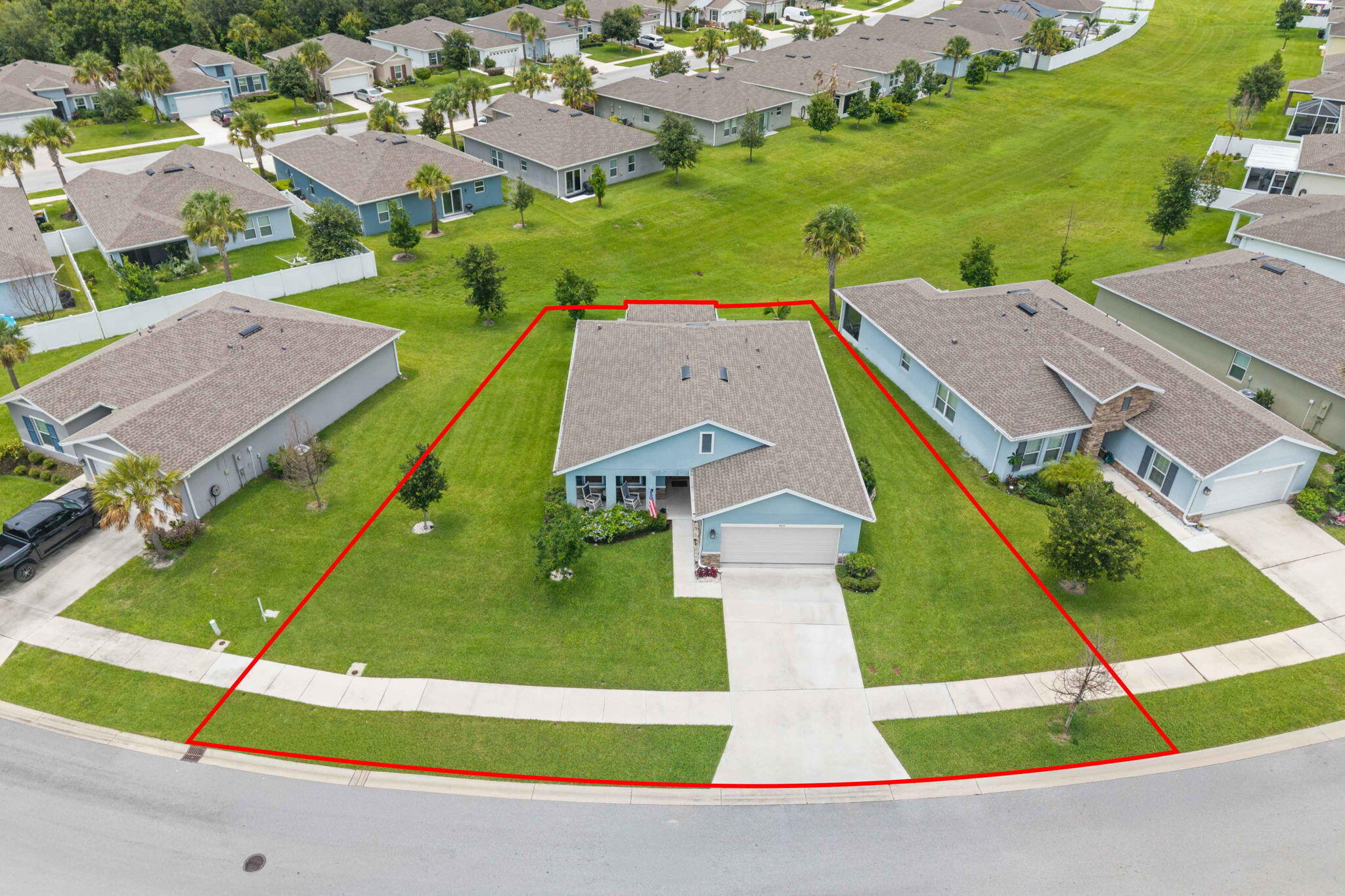 Welcome to a quiet community, Carriage Pointe Estates in Fort Pierce, You're within minutes to the beach on Hutchinson Island and all the restuarants and shopping. Built in 2021 this Key Largo model home has a large open living room, dining and kitchen with center island, stainless appliances with white cabinets and quartz countertops. Primary bedroom includes dual sinks, walk in shower with bench and walk in closet. 2 additional bedrooms and bath, inside laundry room and 2 car garage. You'll enjoy the rocking chair front porch and private rear patio with views of pond. Upgrades include plantation shutters on the impact windows, a full house Generac generator with 500 gallon propane tank. Community features a playground, covered picnic area, dog park and trails for walking/biking.