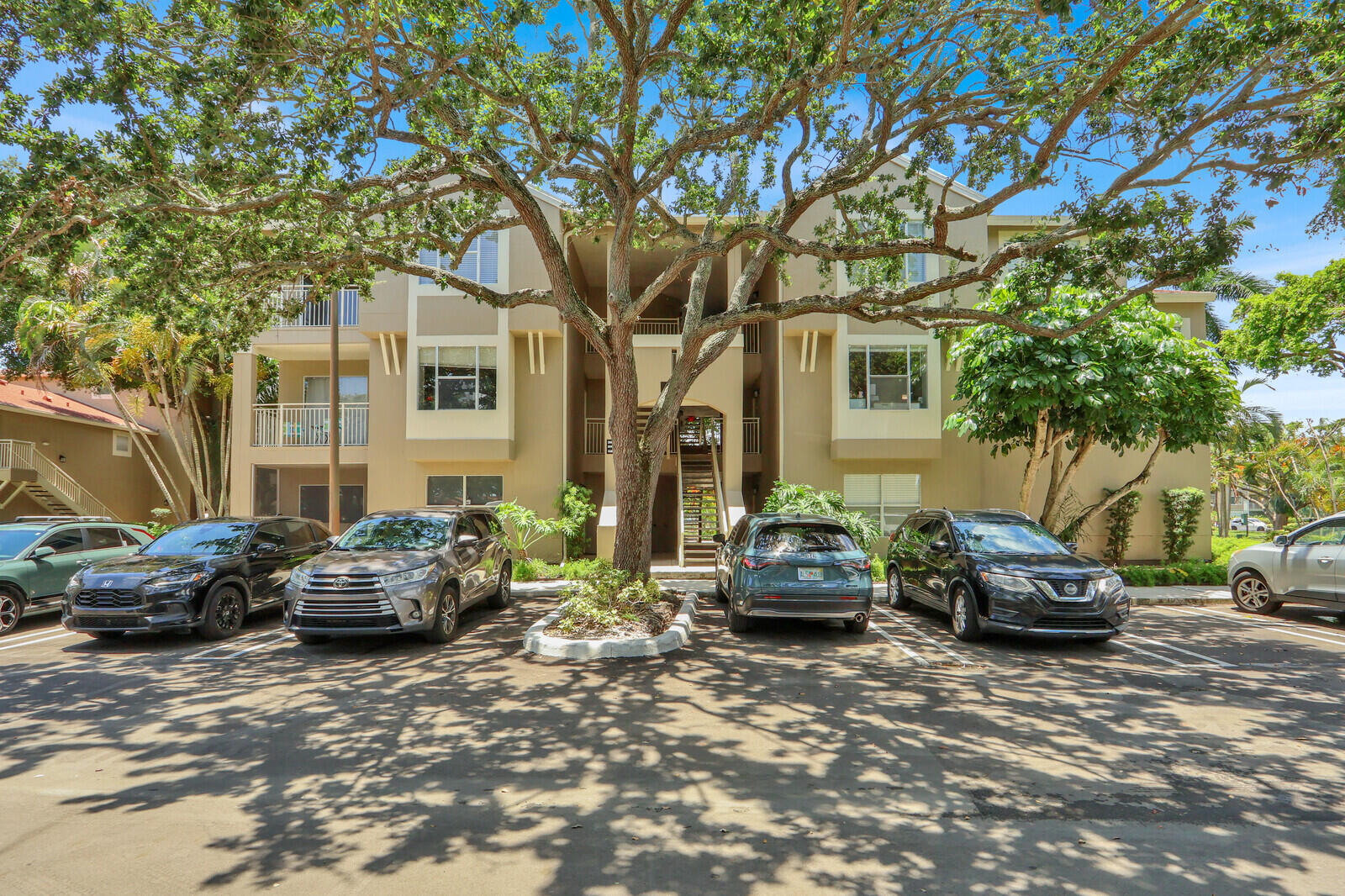 VERANO AT DELRAY CONDO - Residential Lease