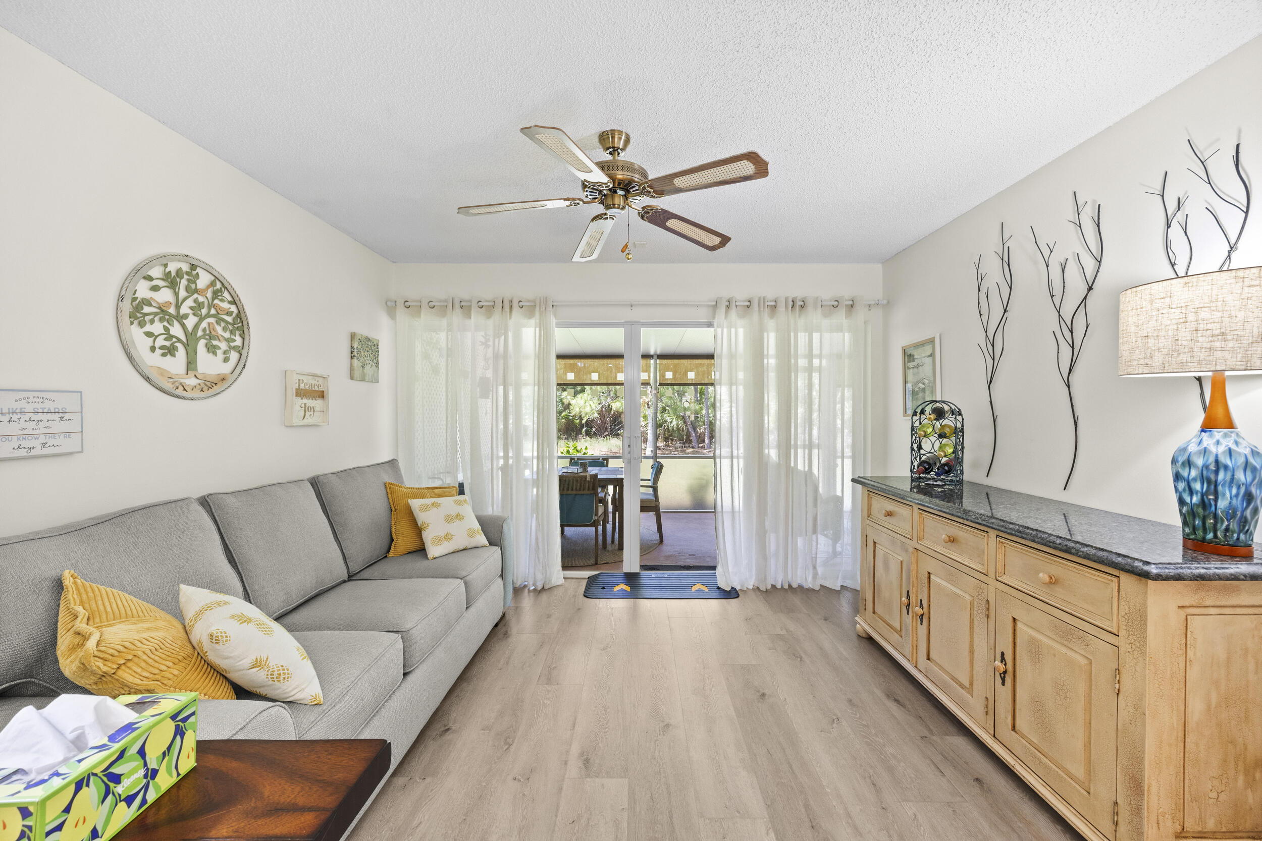 WHISPERING SOUND - Residential