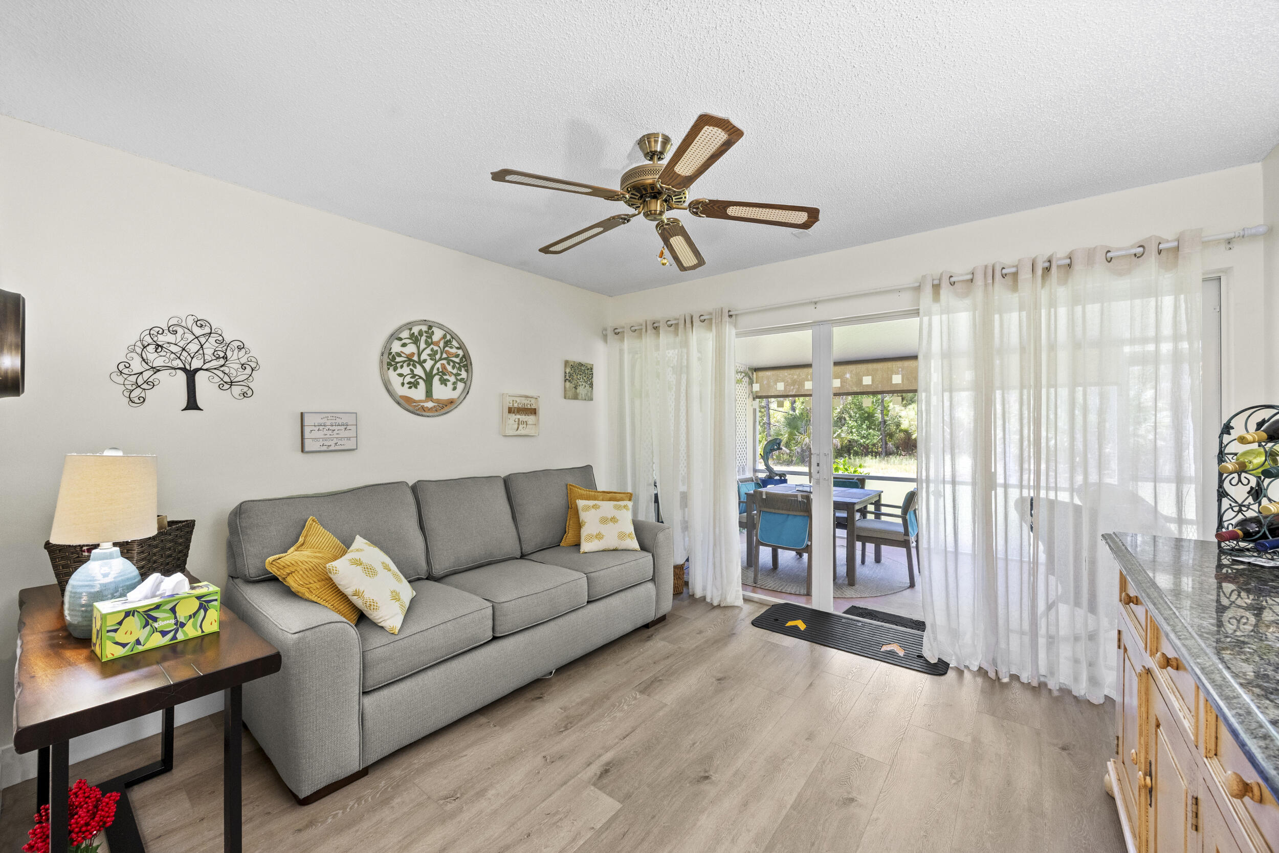 WHISPERING SOUND - Residential
