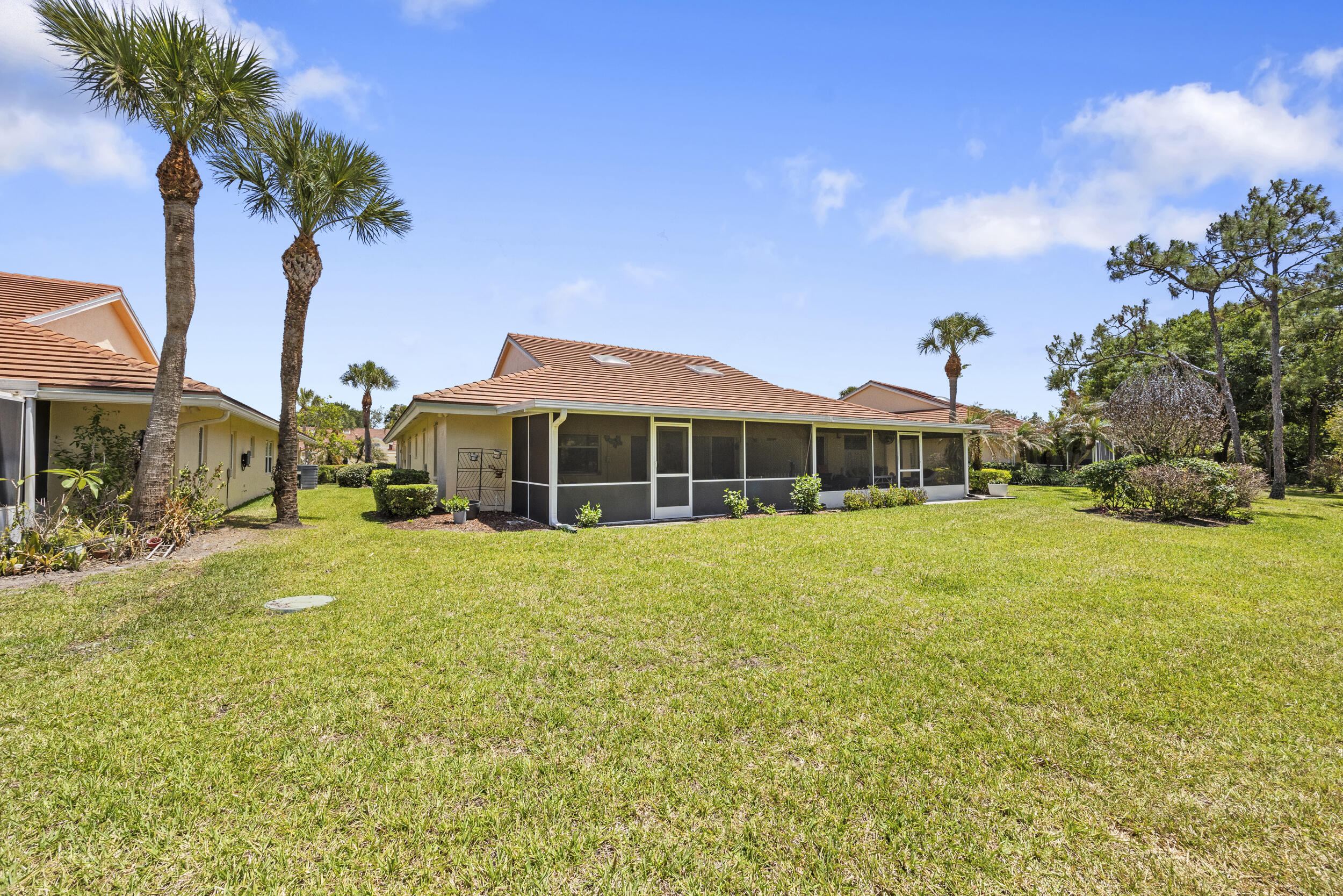 WHISPERING SOUND - Residential