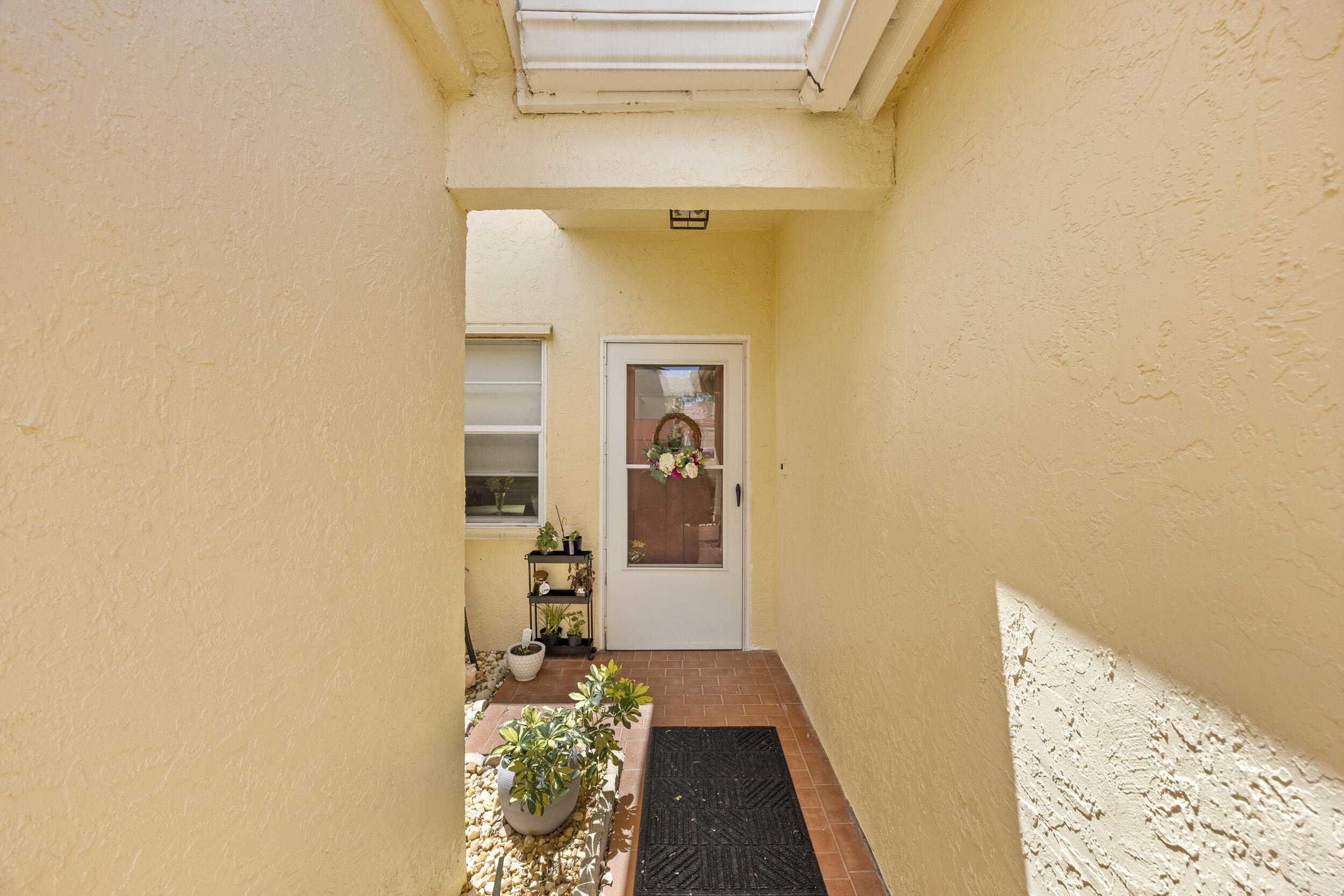 WHISPERING SOUND - Residential