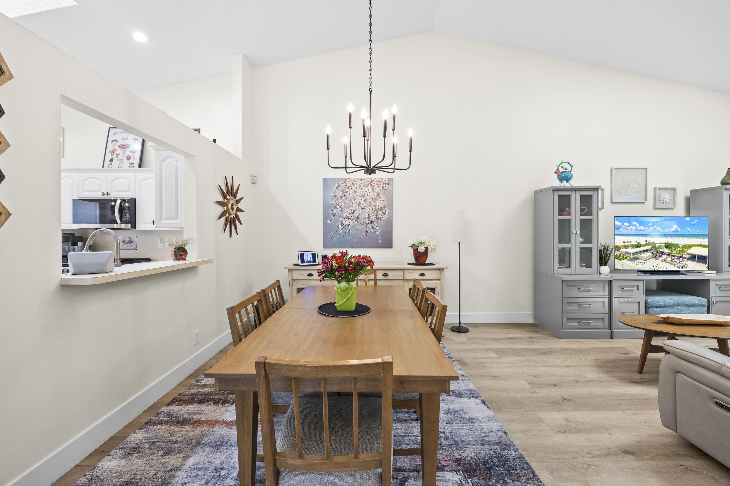 WHISPERING SOUND - Residential