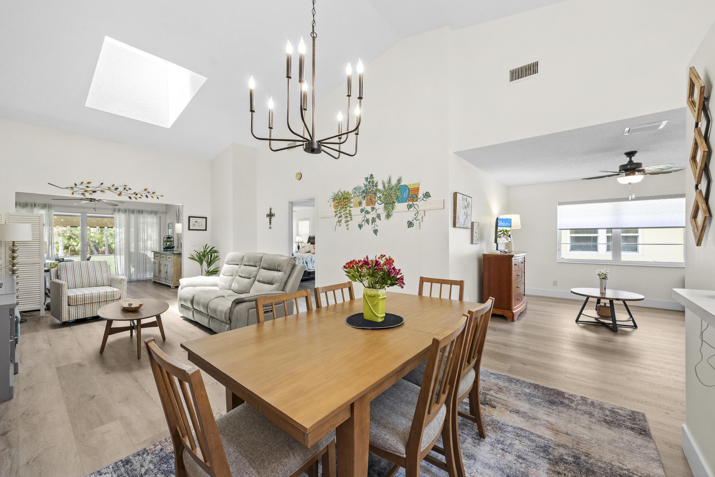 WHISPERING SOUND - Residential