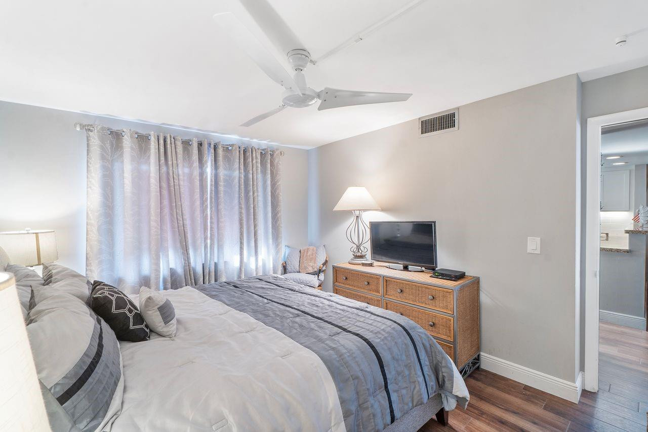 FOUNTAINS OF PALM BEACH CONDO 4 - Residential