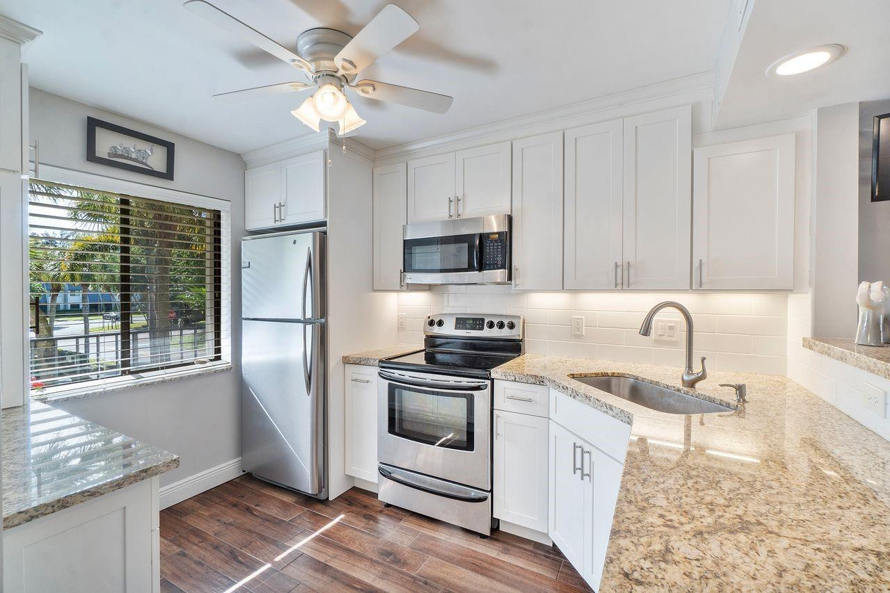 FOUNTAINS OF PALM BEACH CONDO 4 - Residential
