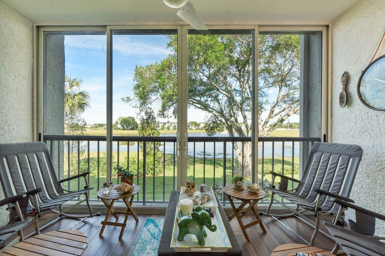 FOUNTAINS OF PALM BEACH CONDO 4 - Residential
