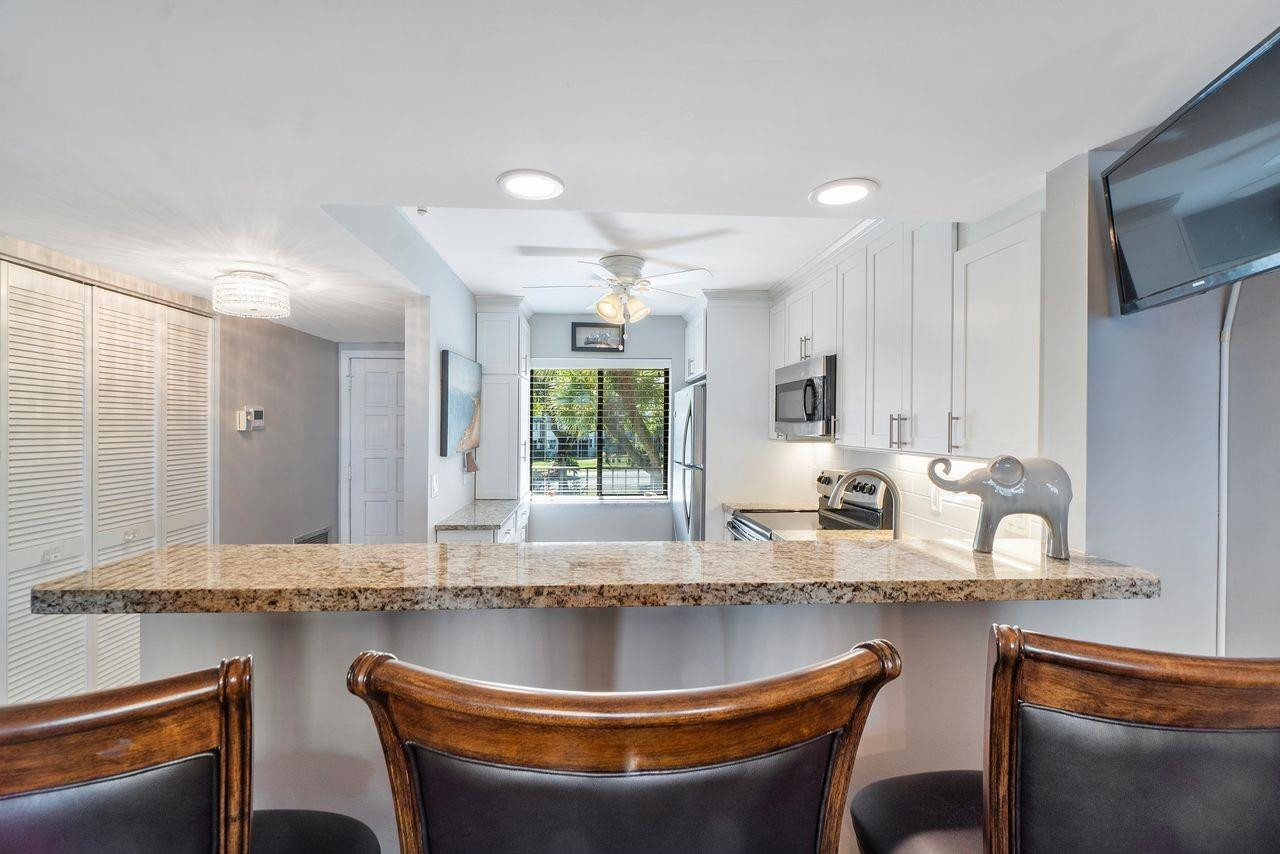FOUNTAINS OF PALM BEACH CONDO 4 - Residential