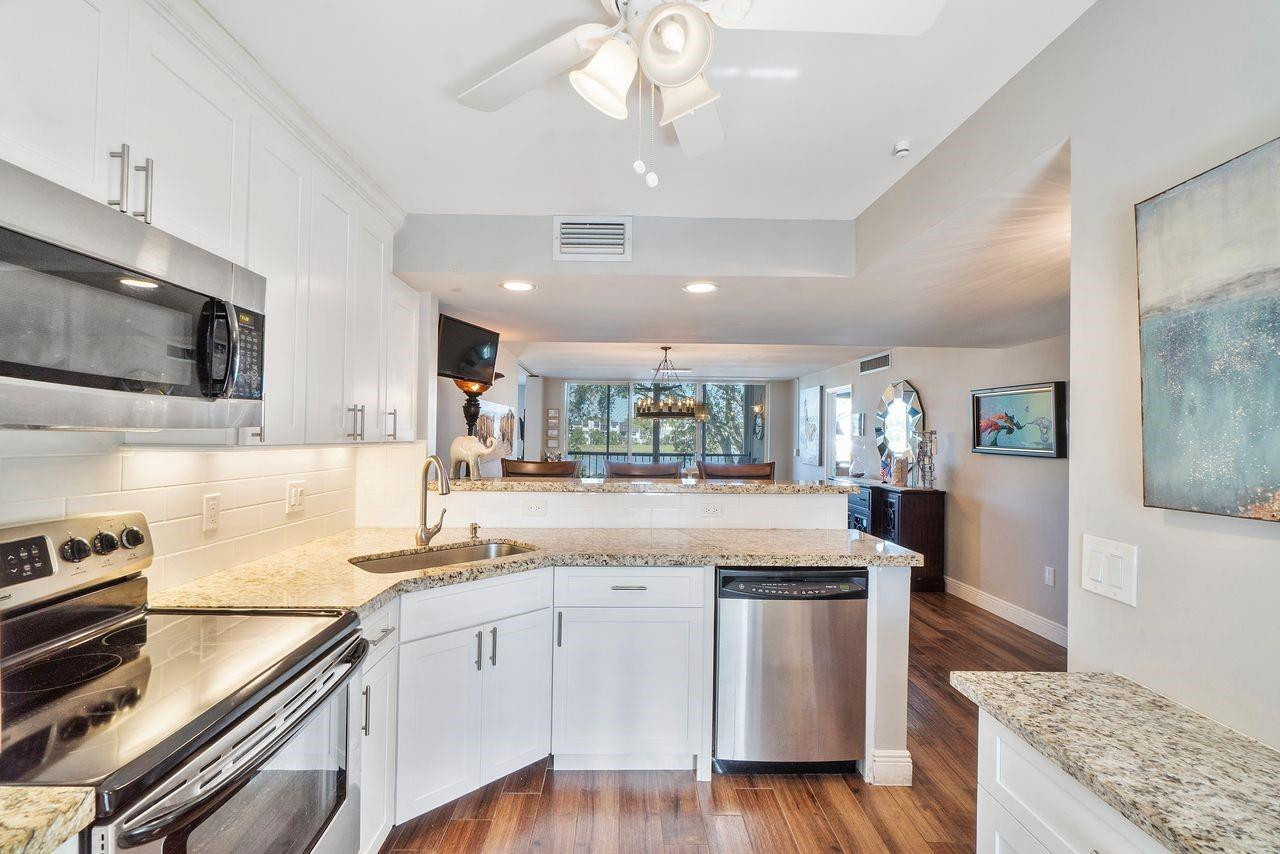 FOUNTAINS OF PALM BEACH CONDO 4 - Residential