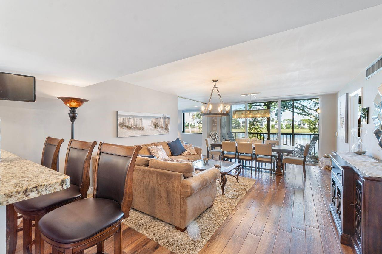FOUNTAINS OF PALM BEACH CONDO 4 - Residential