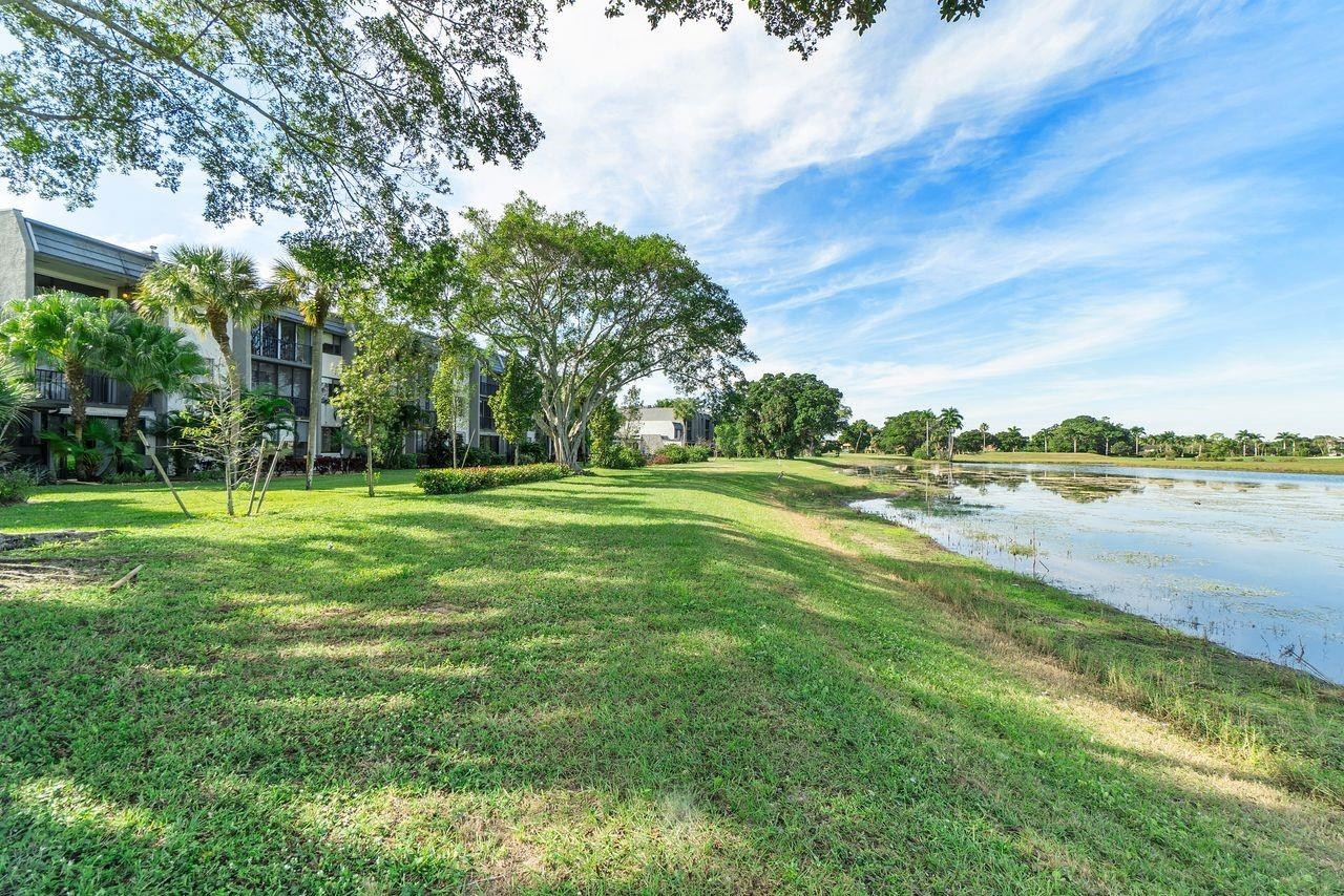 FOUNTAINS OF PALM BEACH CONDO 4 - Residential
