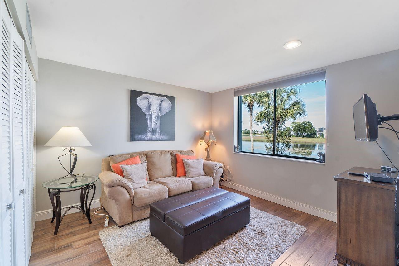 FOUNTAINS OF PALM BEACH CONDO 4 - Residential