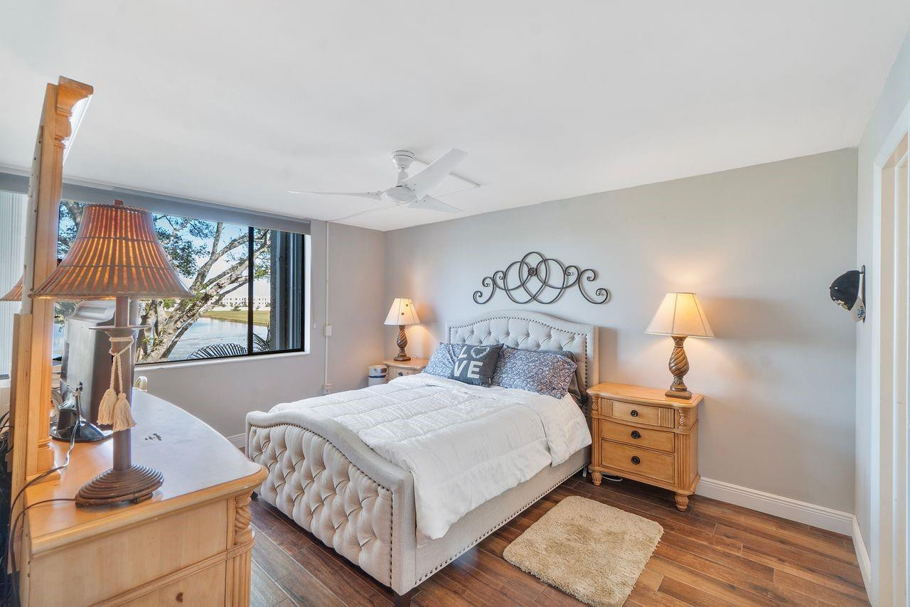 FOUNTAINS OF PALM BEACH CONDO 4 - Residential