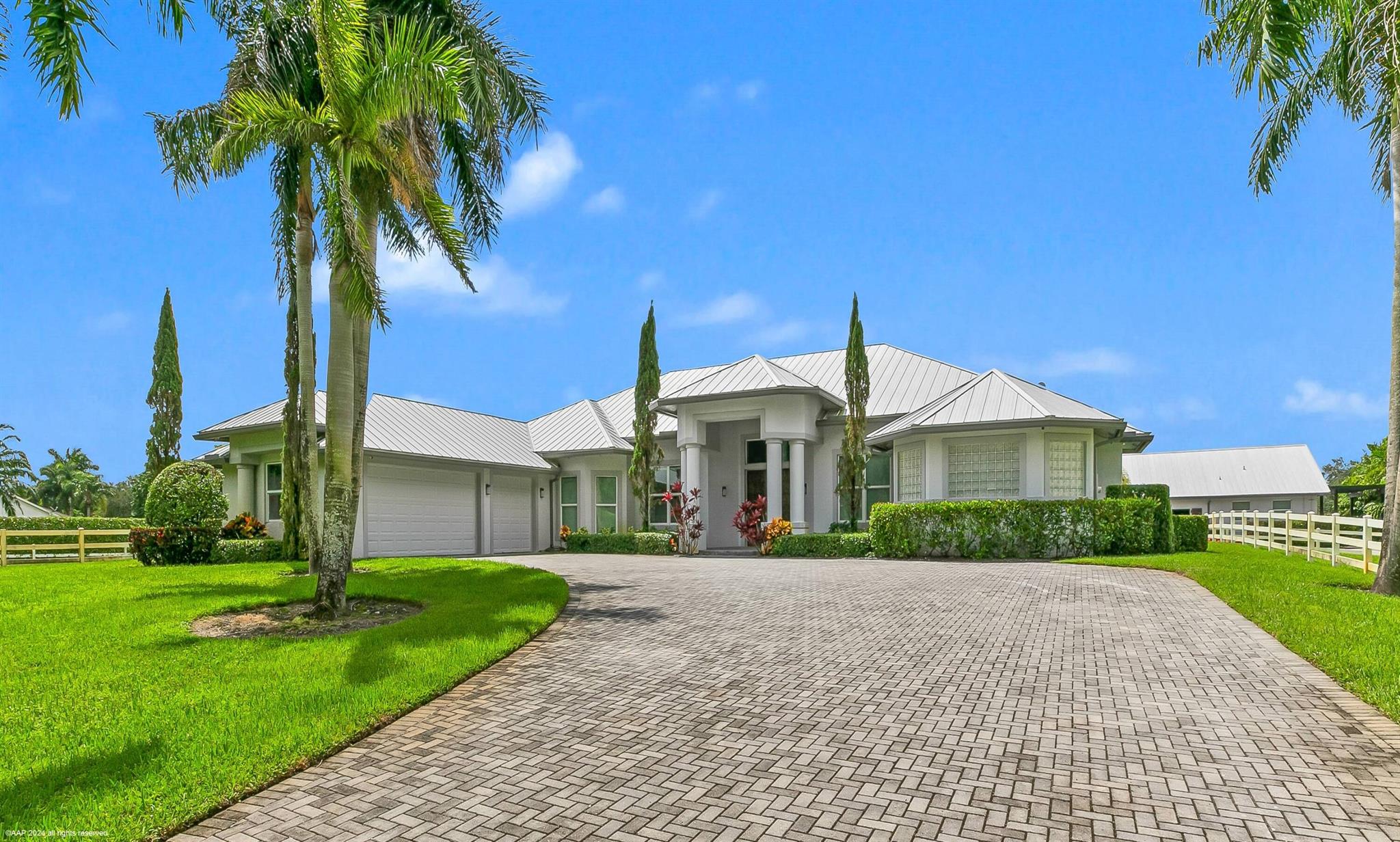 SADDLE TRAIL PARK OF WELLINGTON - Residential