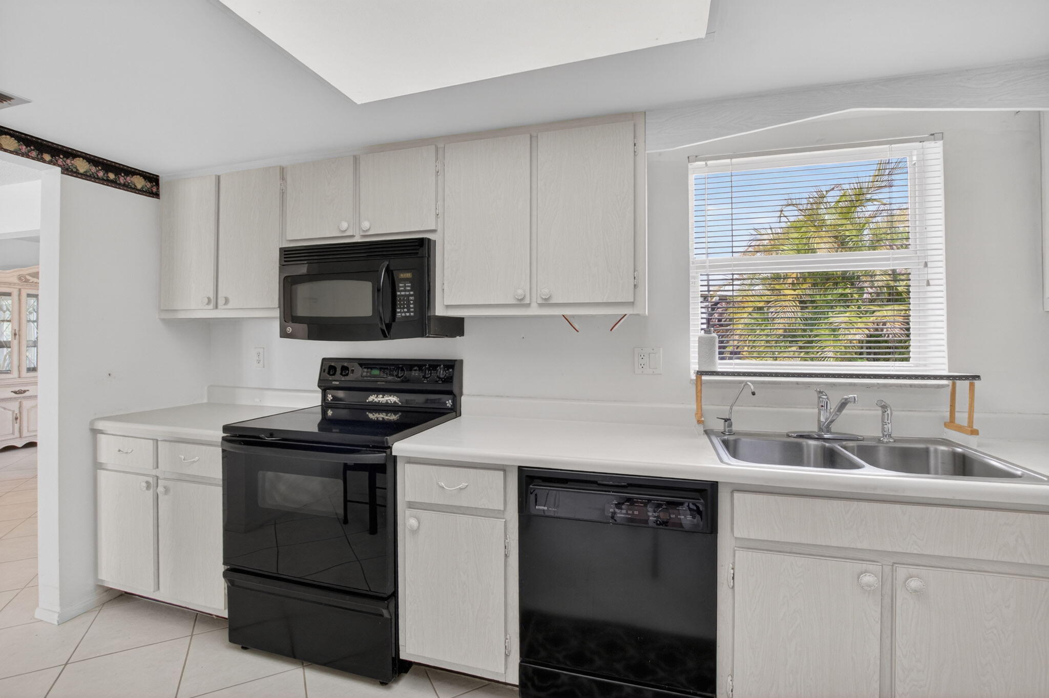 PALM BEACH LEISUREVILLE REPLAT - Residential
