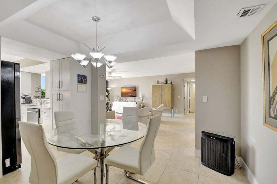 MAYFAIR HOUSE CONDO - Residential