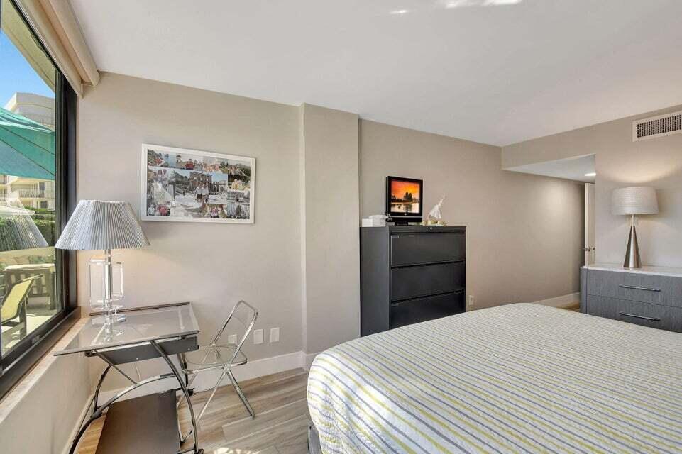 MAYFAIR HOUSE CONDO - Residential