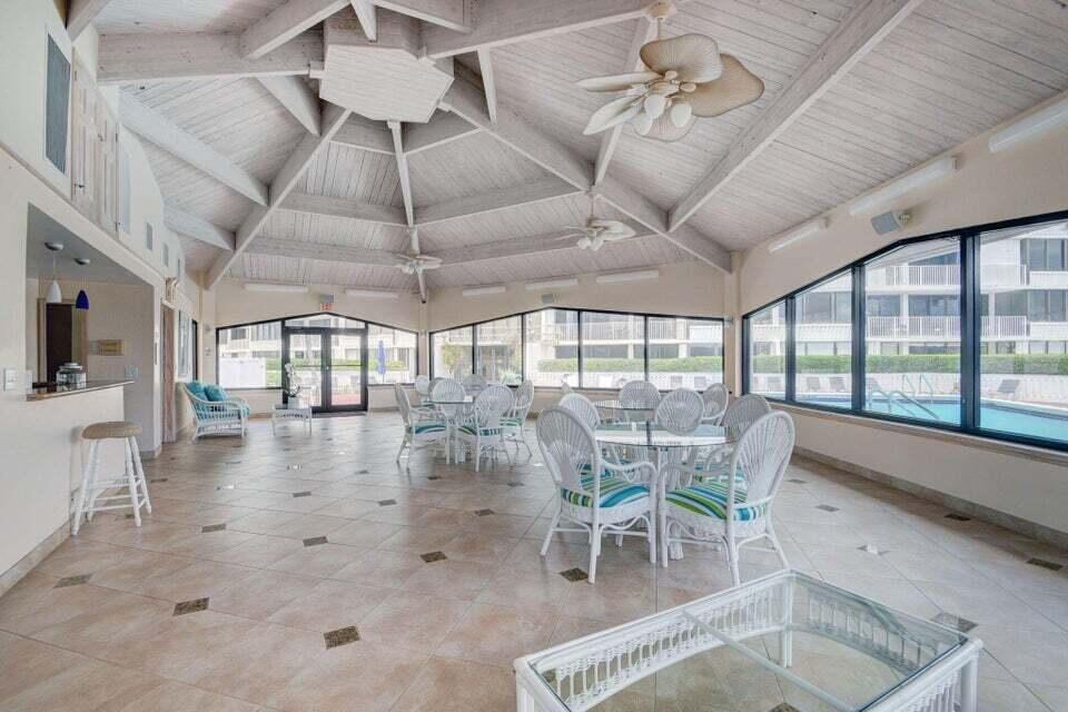 MAYFAIR HOUSE CONDO - Residential