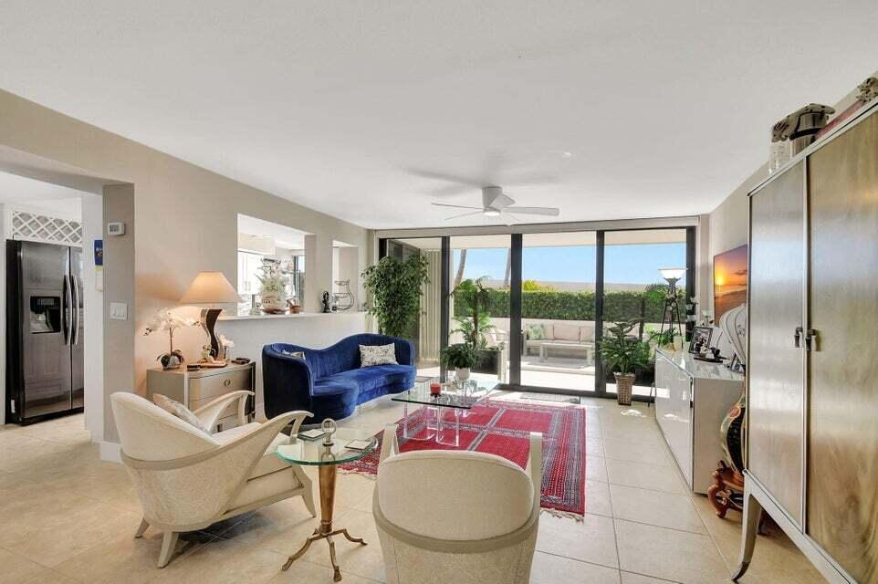 MAYFAIR HOUSE CONDO - Residential