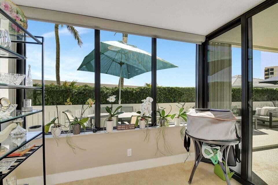 MAYFAIR HOUSE CONDO - Residential