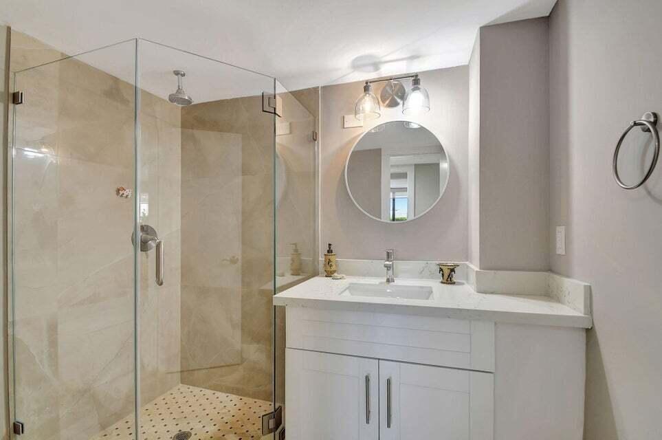 MAYFAIR HOUSE CONDO - Residential