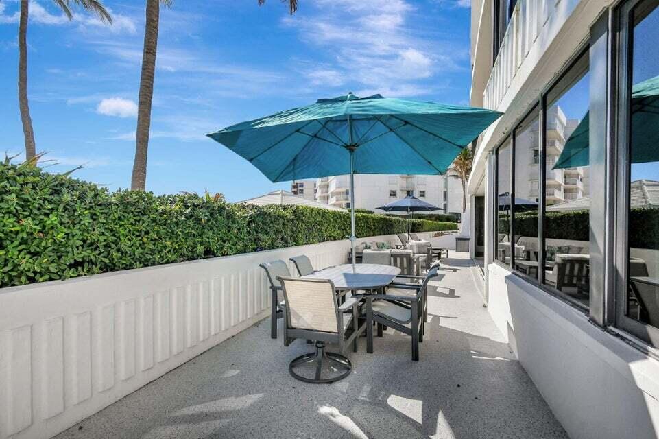 MAYFAIR HOUSE CONDO - Residential
