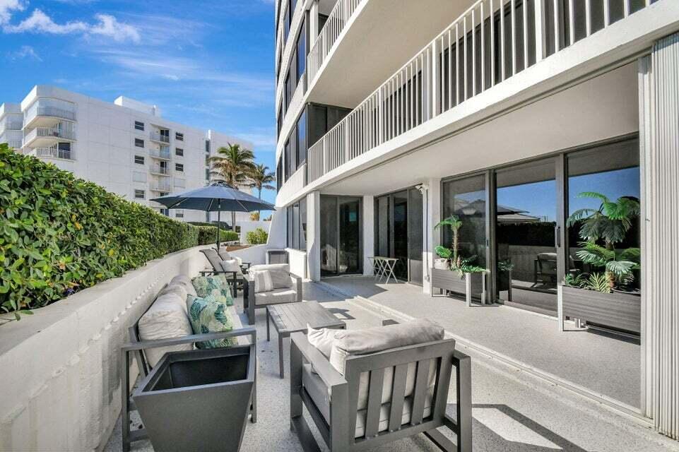 MAYFAIR HOUSE CONDO - Residential