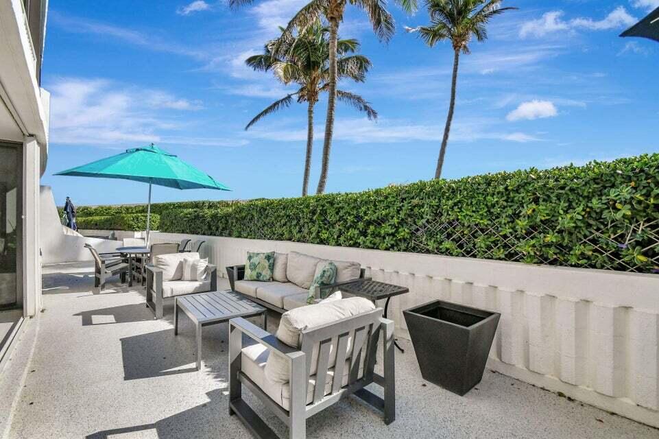 MAYFAIR HOUSE CONDO - Residential