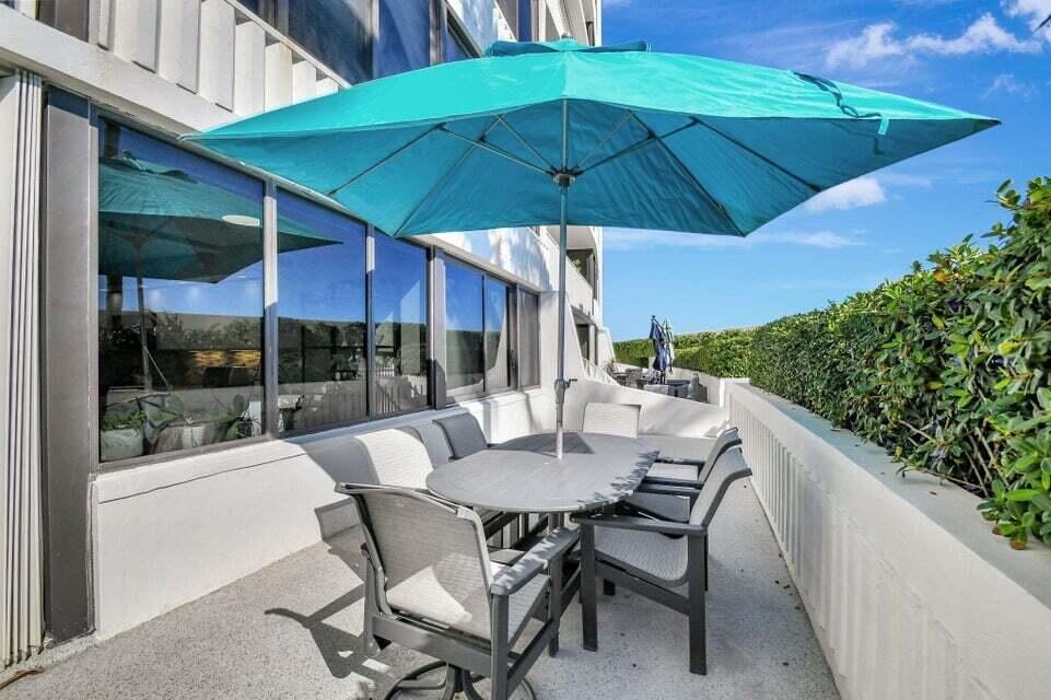 MAYFAIR HOUSE CONDO - Residential