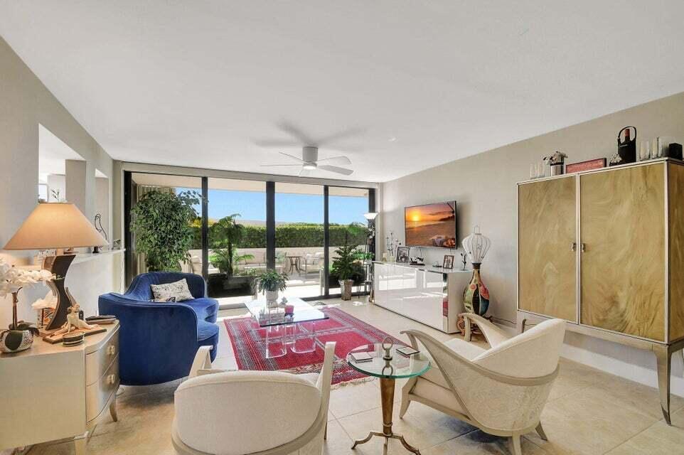 MAYFAIR HOUSE CONDO - Residential