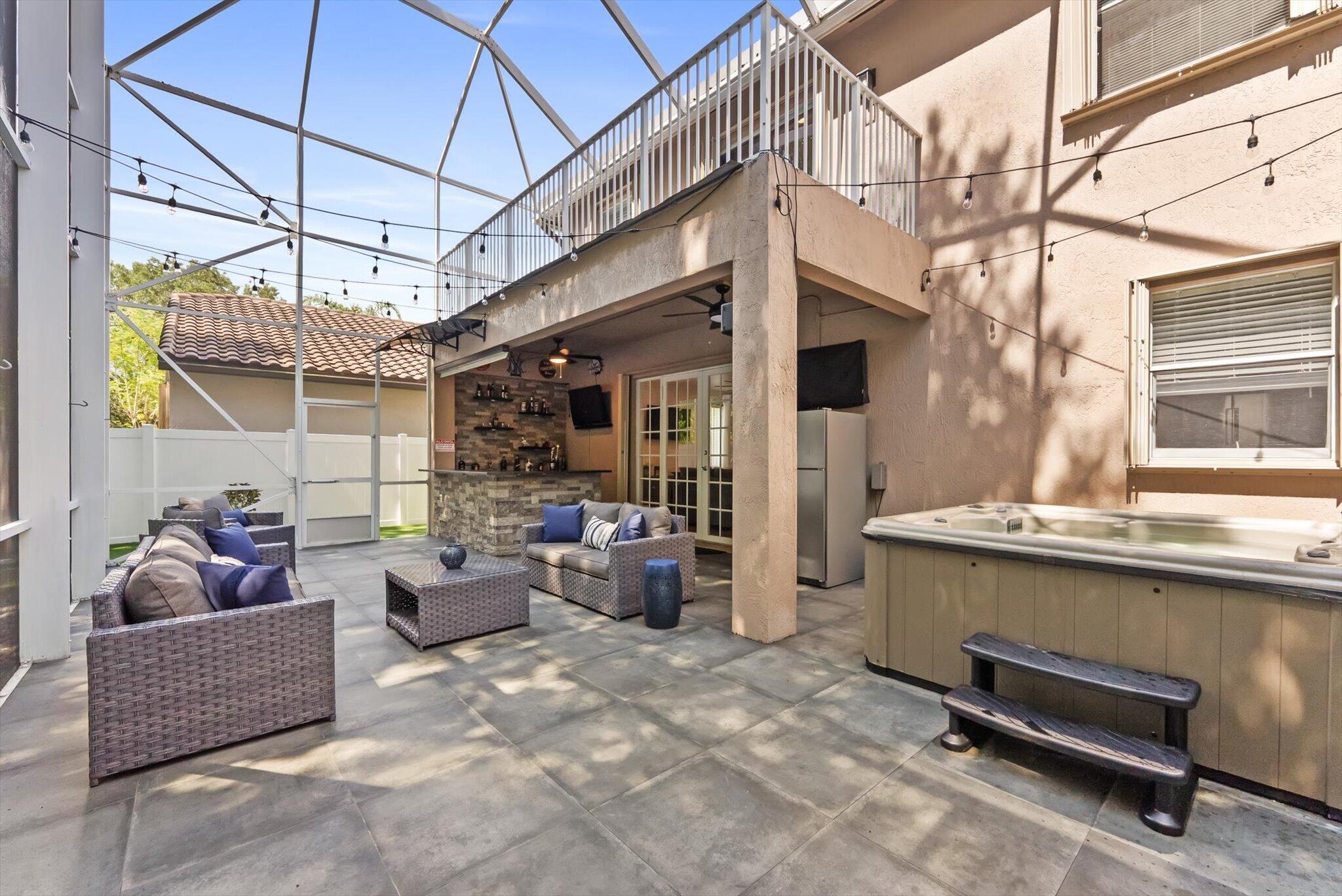 REGENCY LAKES AT COCONUT - Residential
