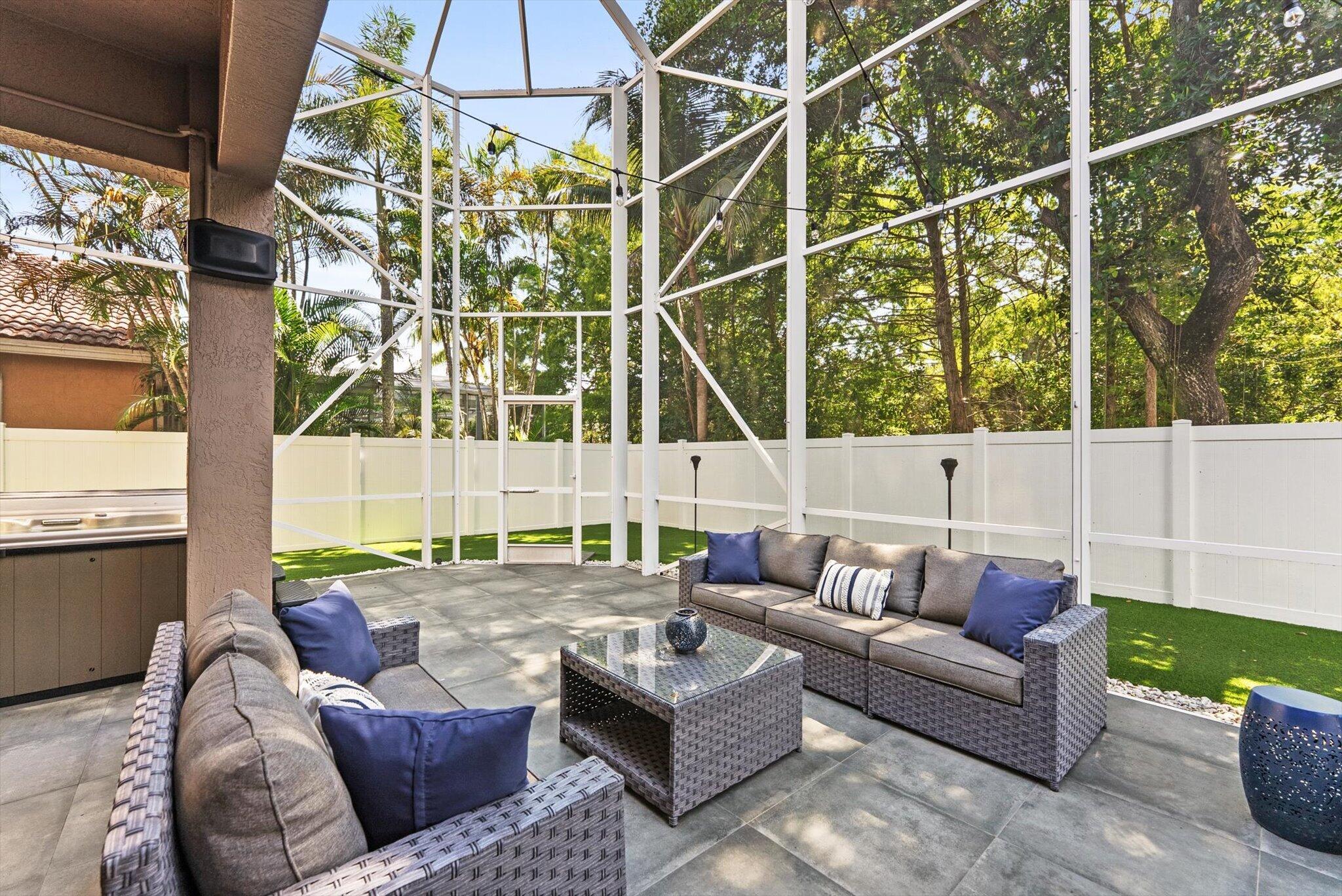 REGENCY LAKES AT COCONUT - Residential