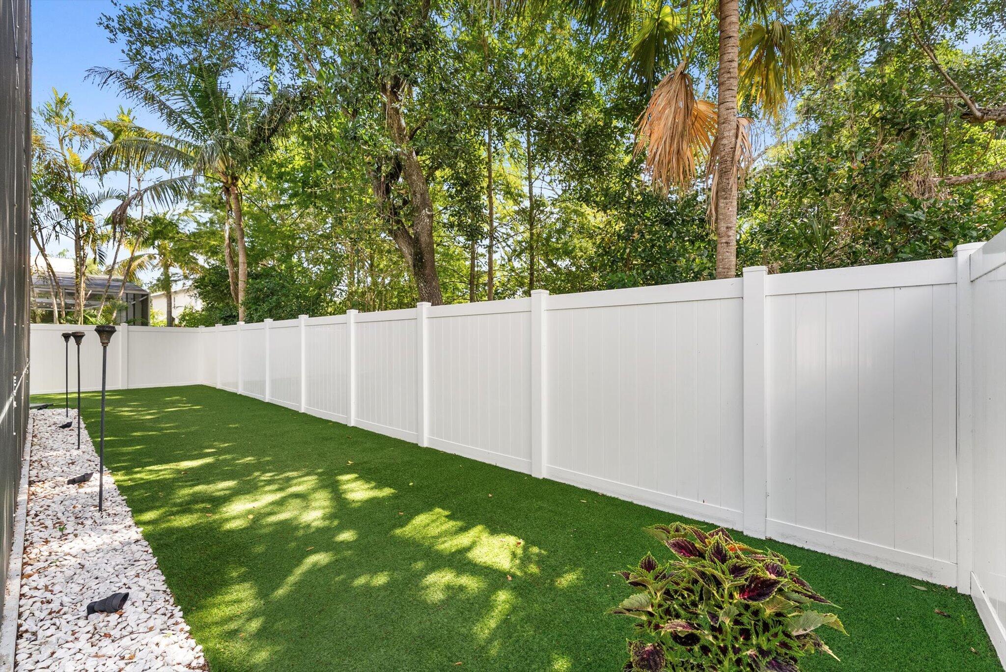 REGENCY LAKES AT COCONUT - Residential