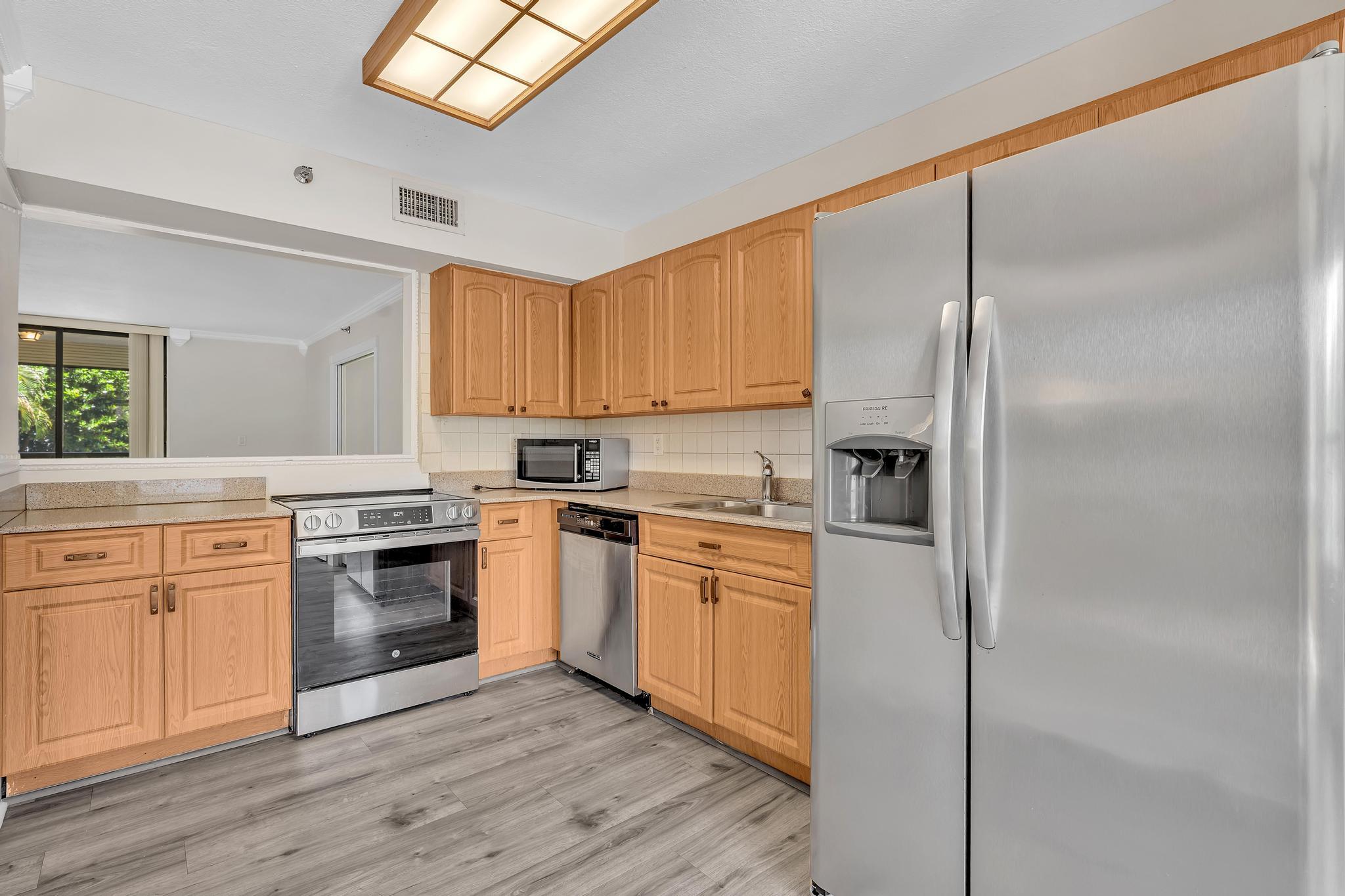REGENCY AT BOCA POINTE CONDO - Residential