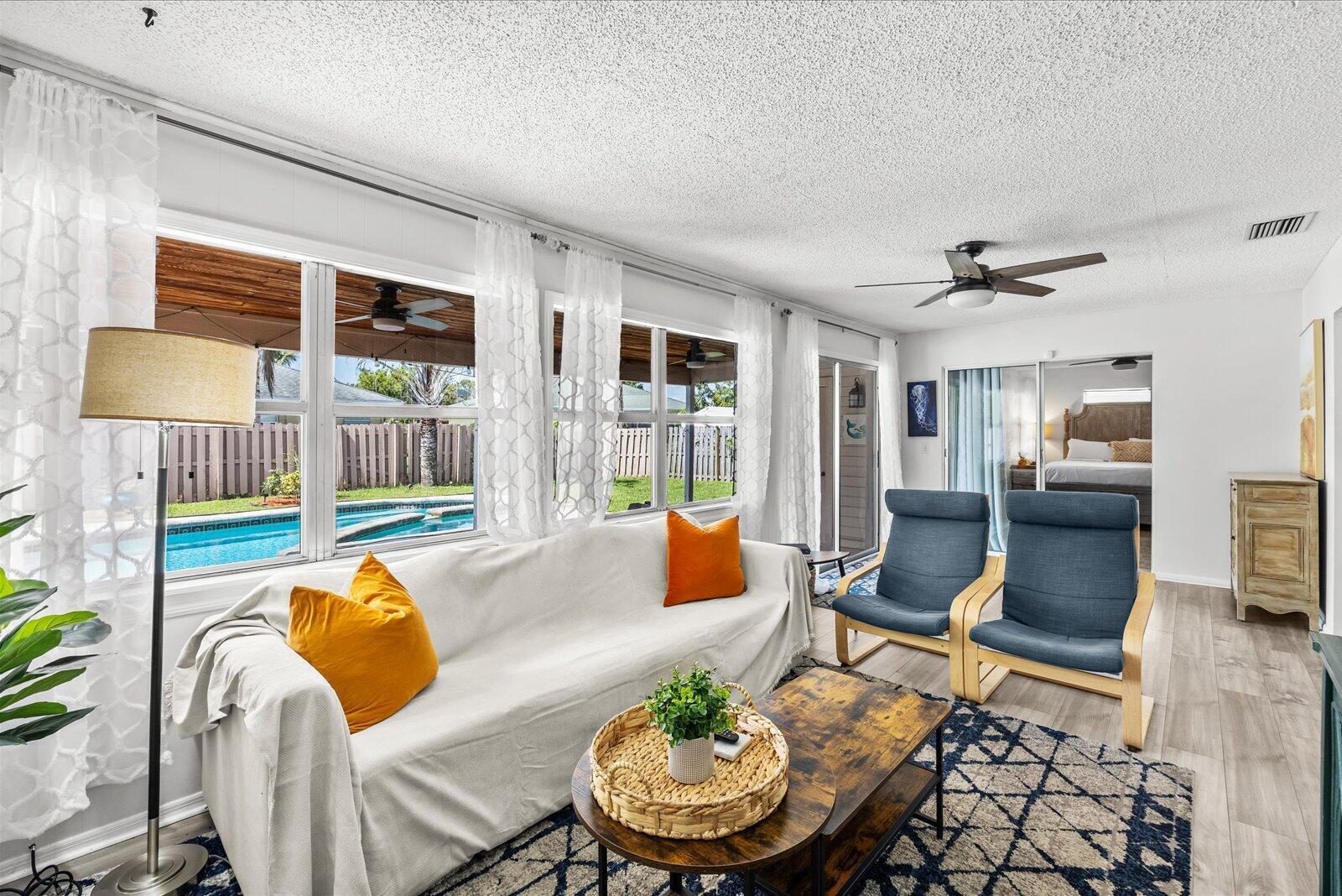 PALM LAKE PARK - Residential