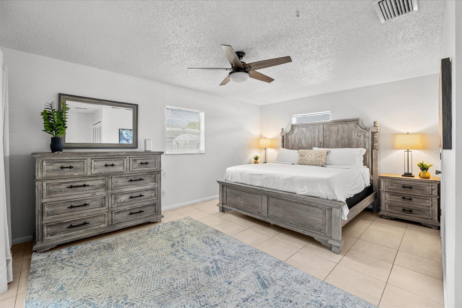 PALM LAKE PARK - Residential