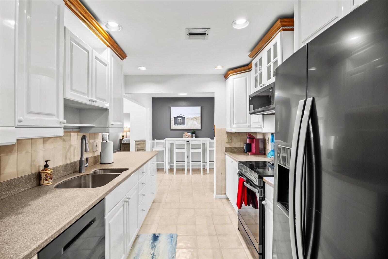 PALM LAKE PARK - Residential