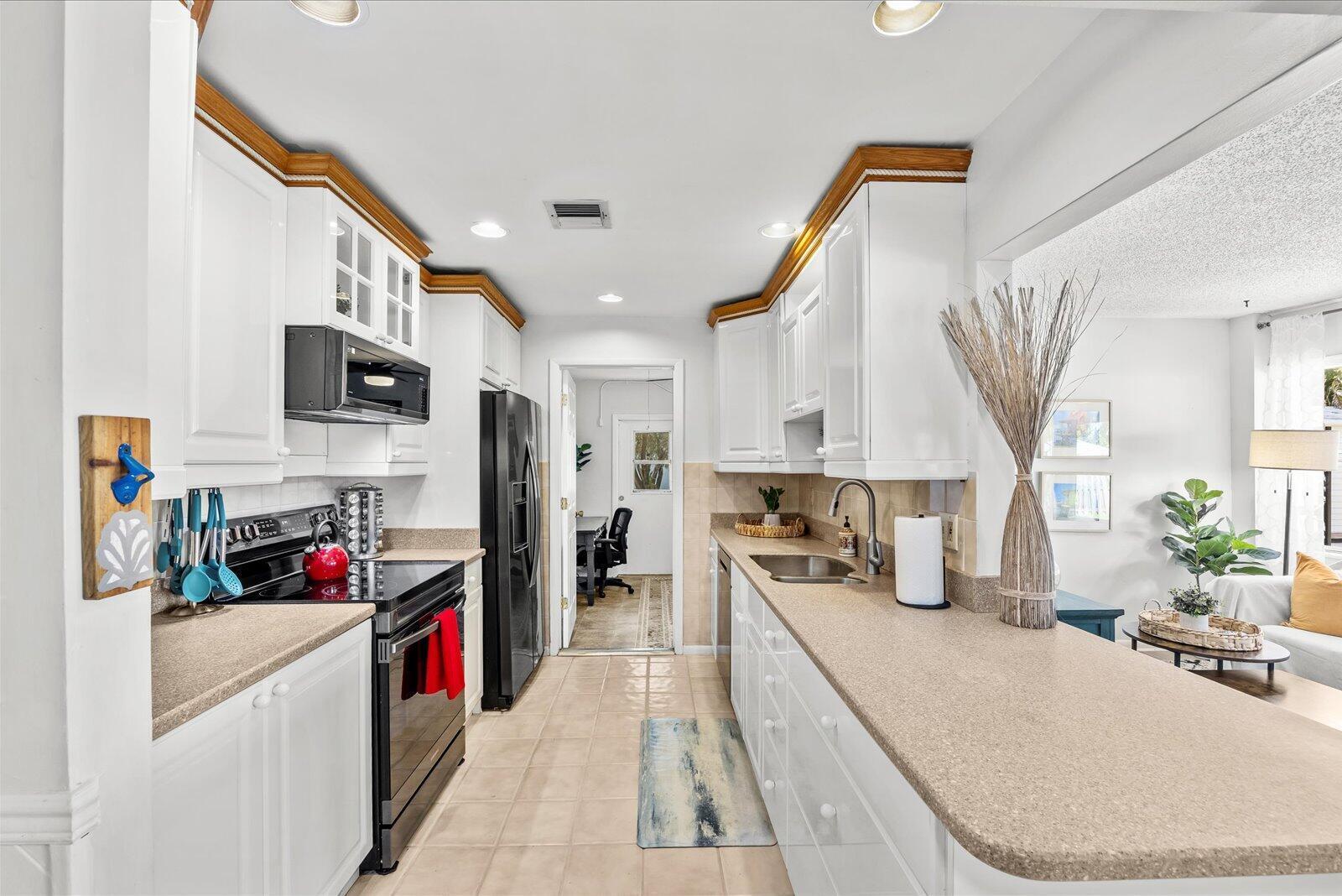 PALM LAKE PARK - Residential
